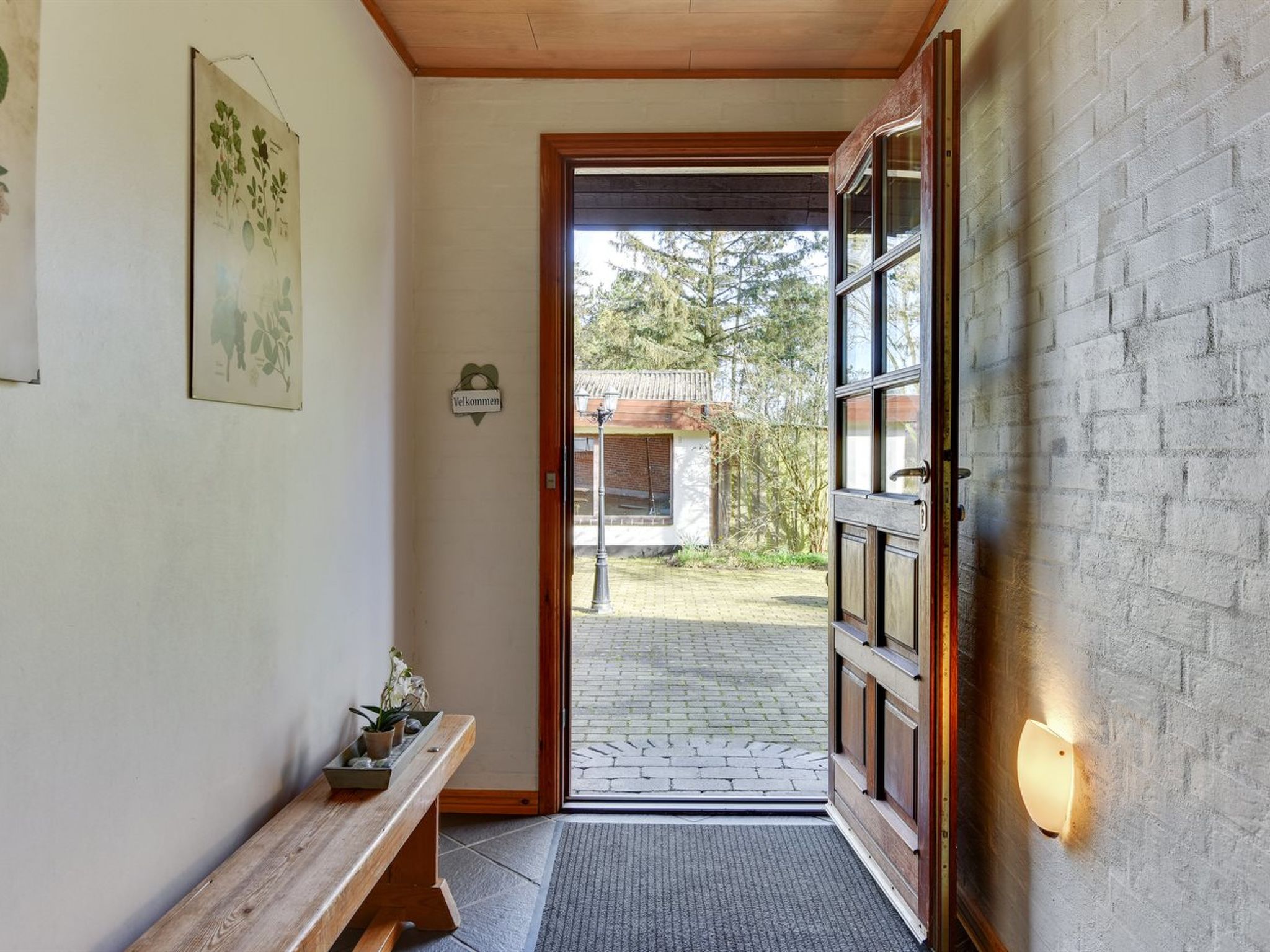 "Iiro" - 2.5km from the sea - Binnen