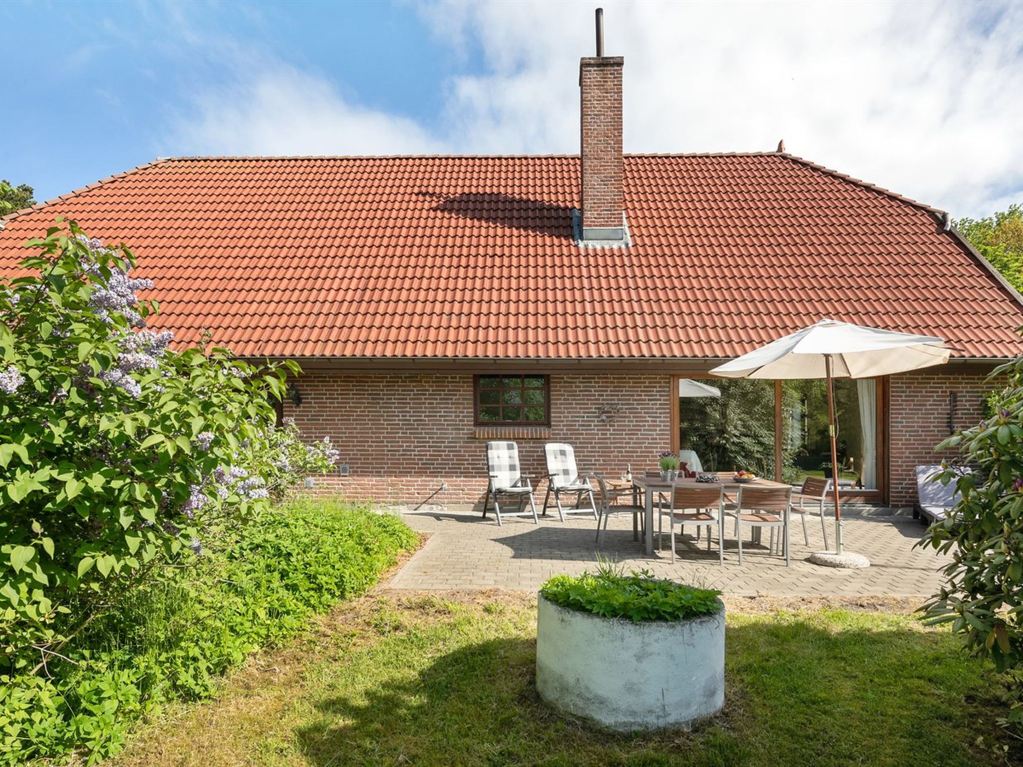 "Iiro" - 2.5km from the sea - Buiten