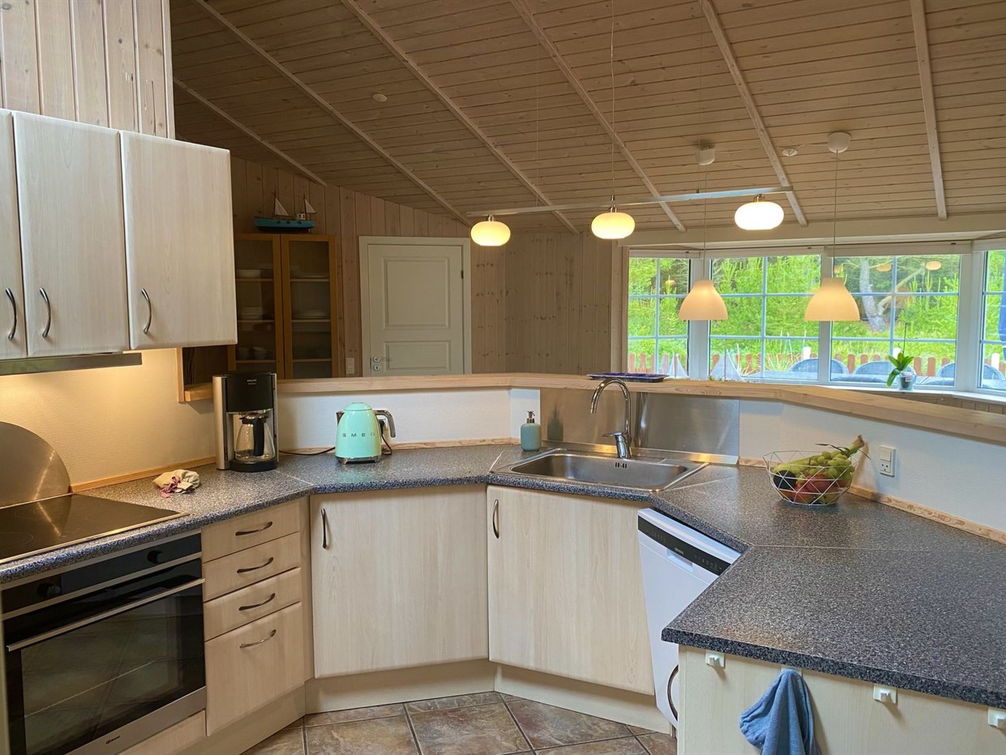 "Orpah" - 2.5km from the sea - Binnen