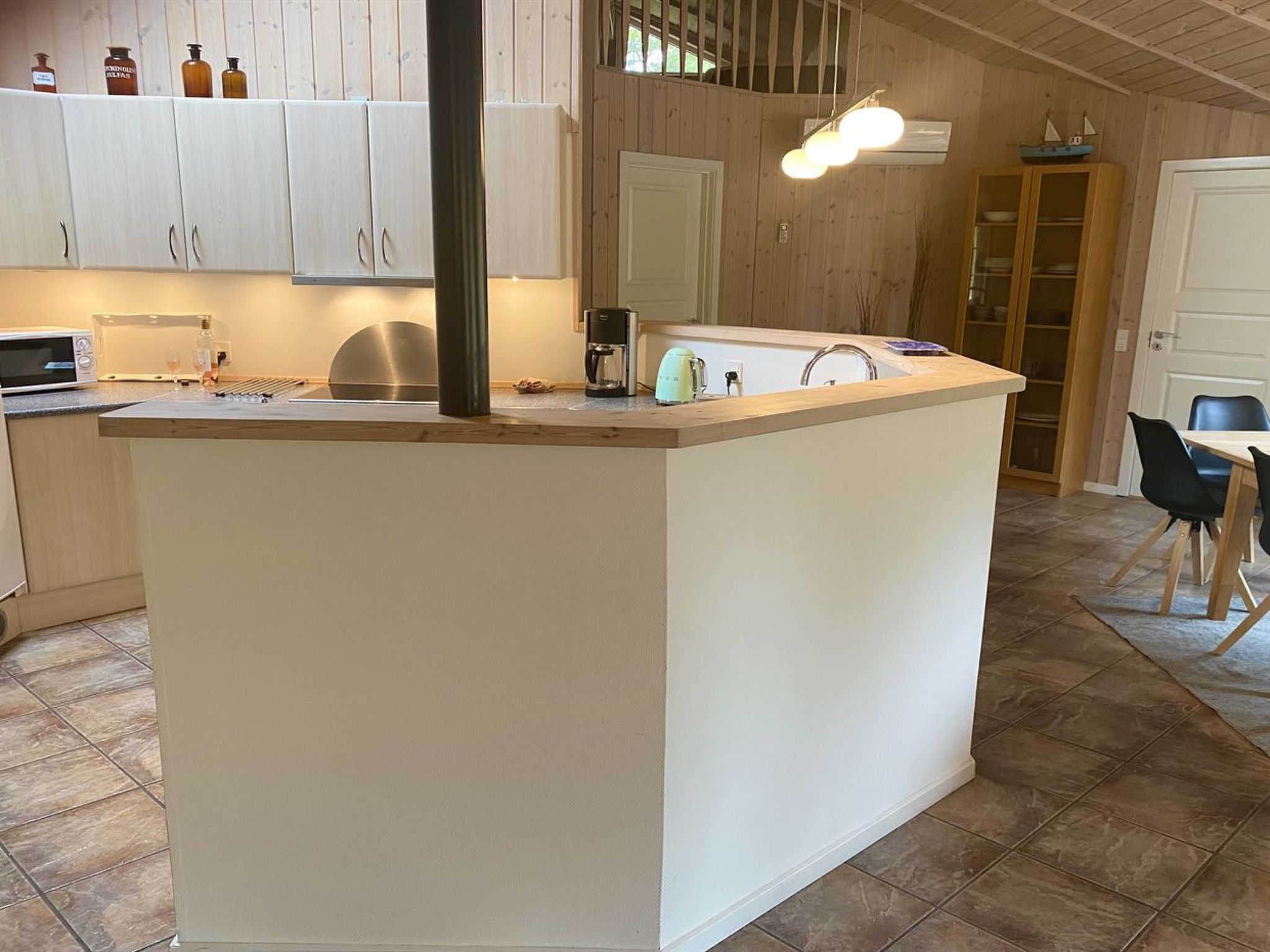 "Orpah" - 2.5km from the sea - Binnen