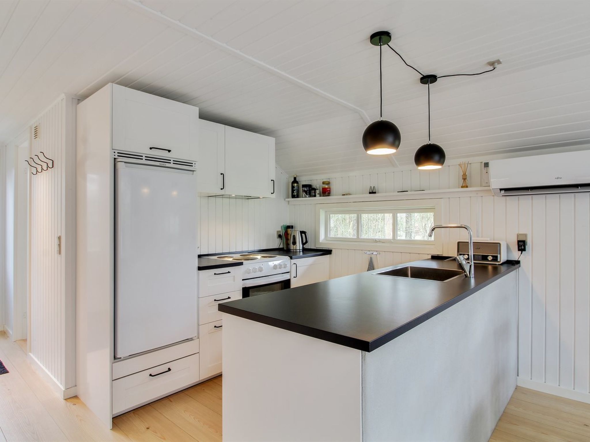"Nissine" - 50km from the sea-Binnen
