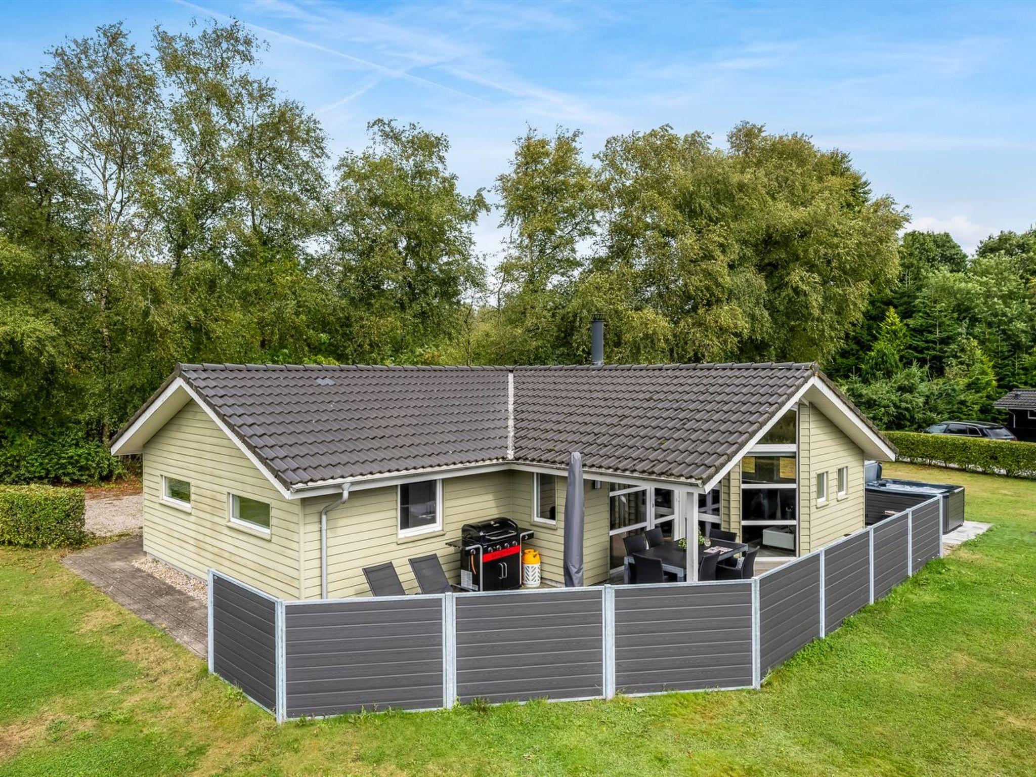 "Erikka" - 40km from the sea - Buiten