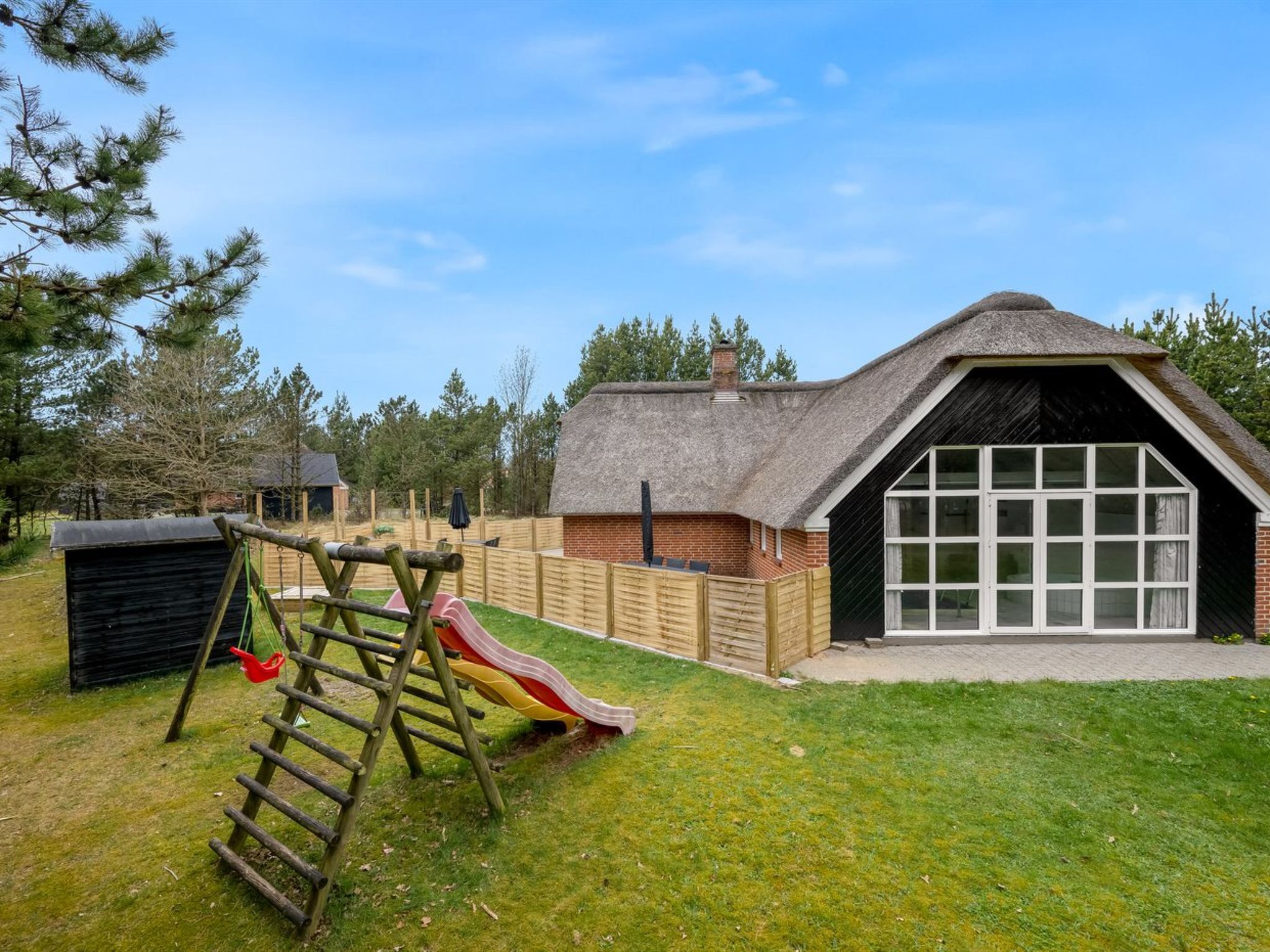 "Dorris" - 4.3km from the sea