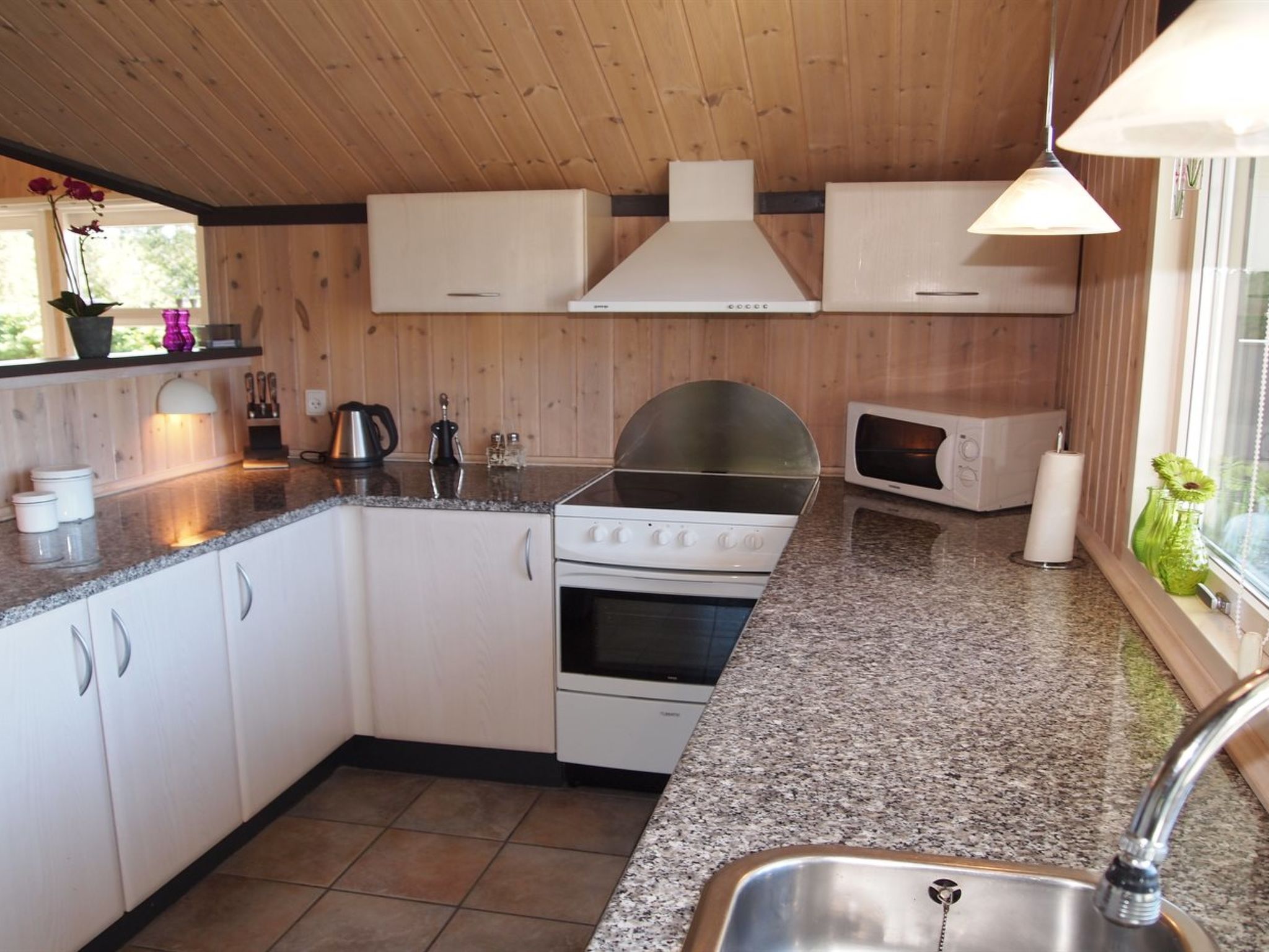 "Maureen" - 10.5km from the sea - Binnen