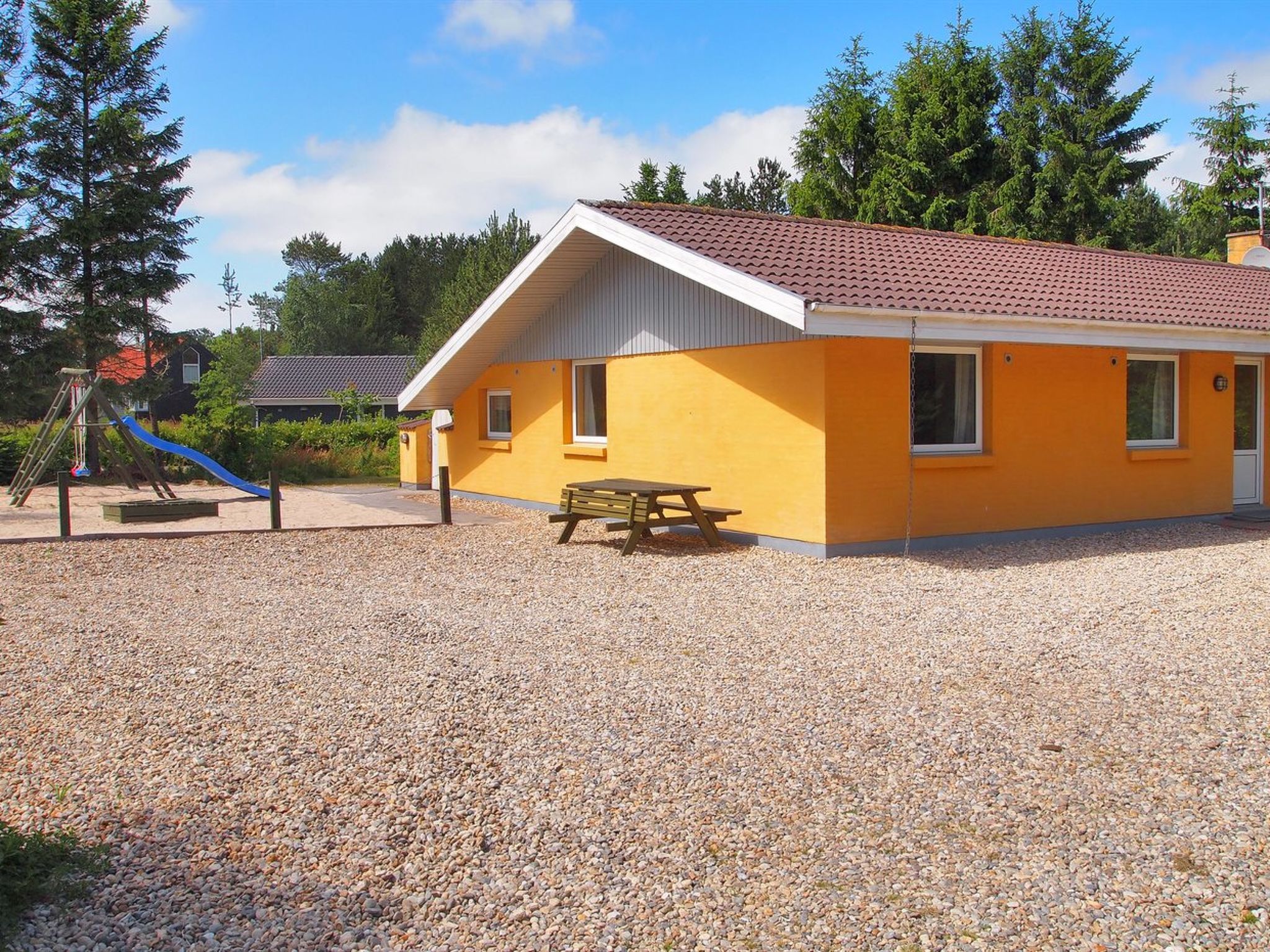 "Billing" - 11km from the sea