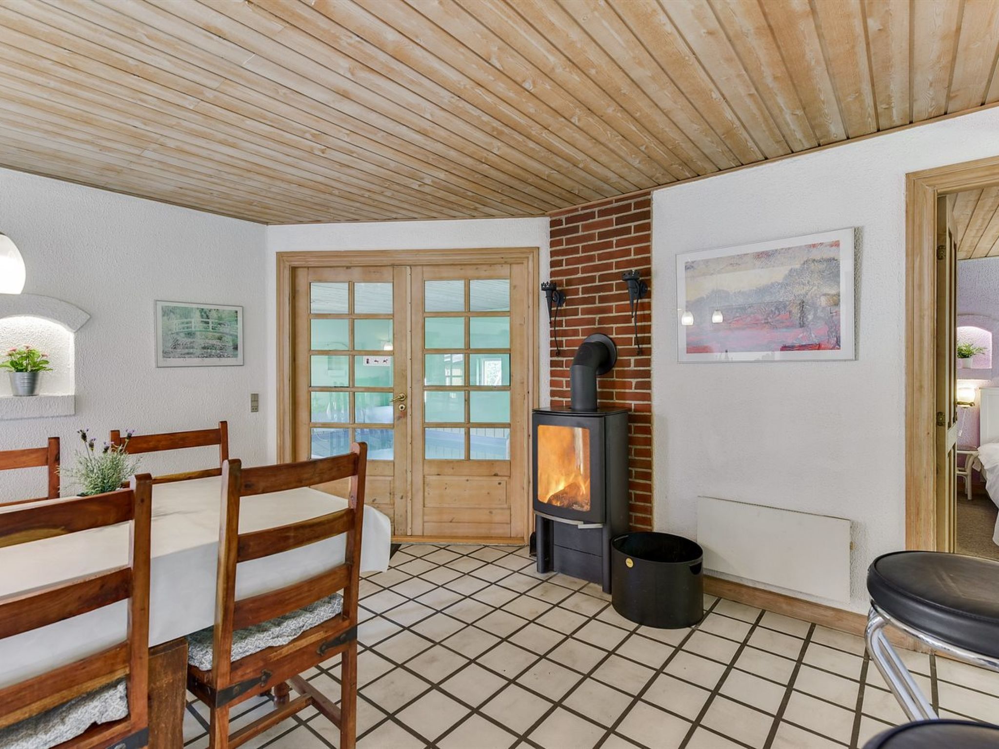 "Billing" - 11km from the sea - Inside
