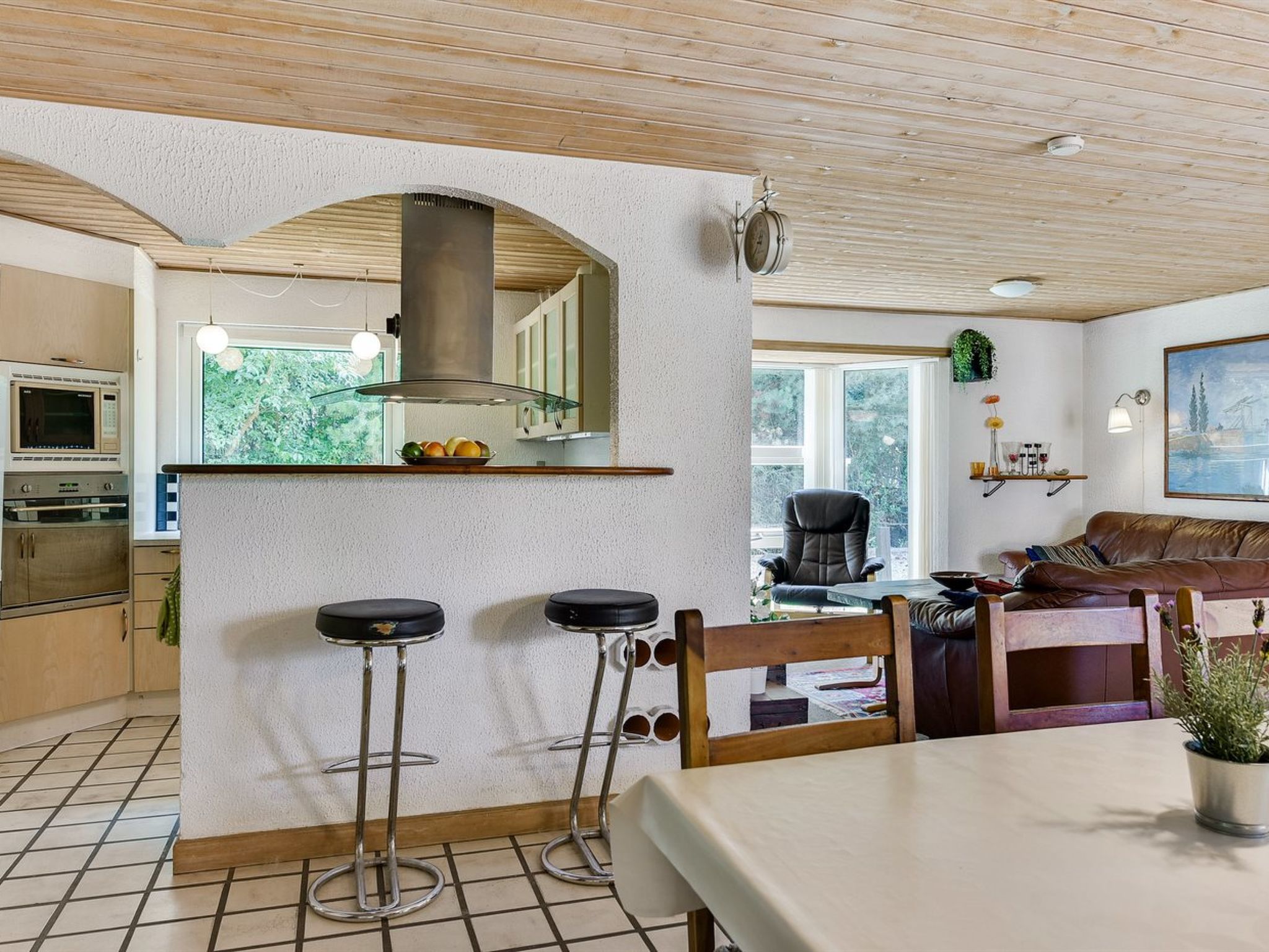 "Billing" - 11km from the sea - Inside