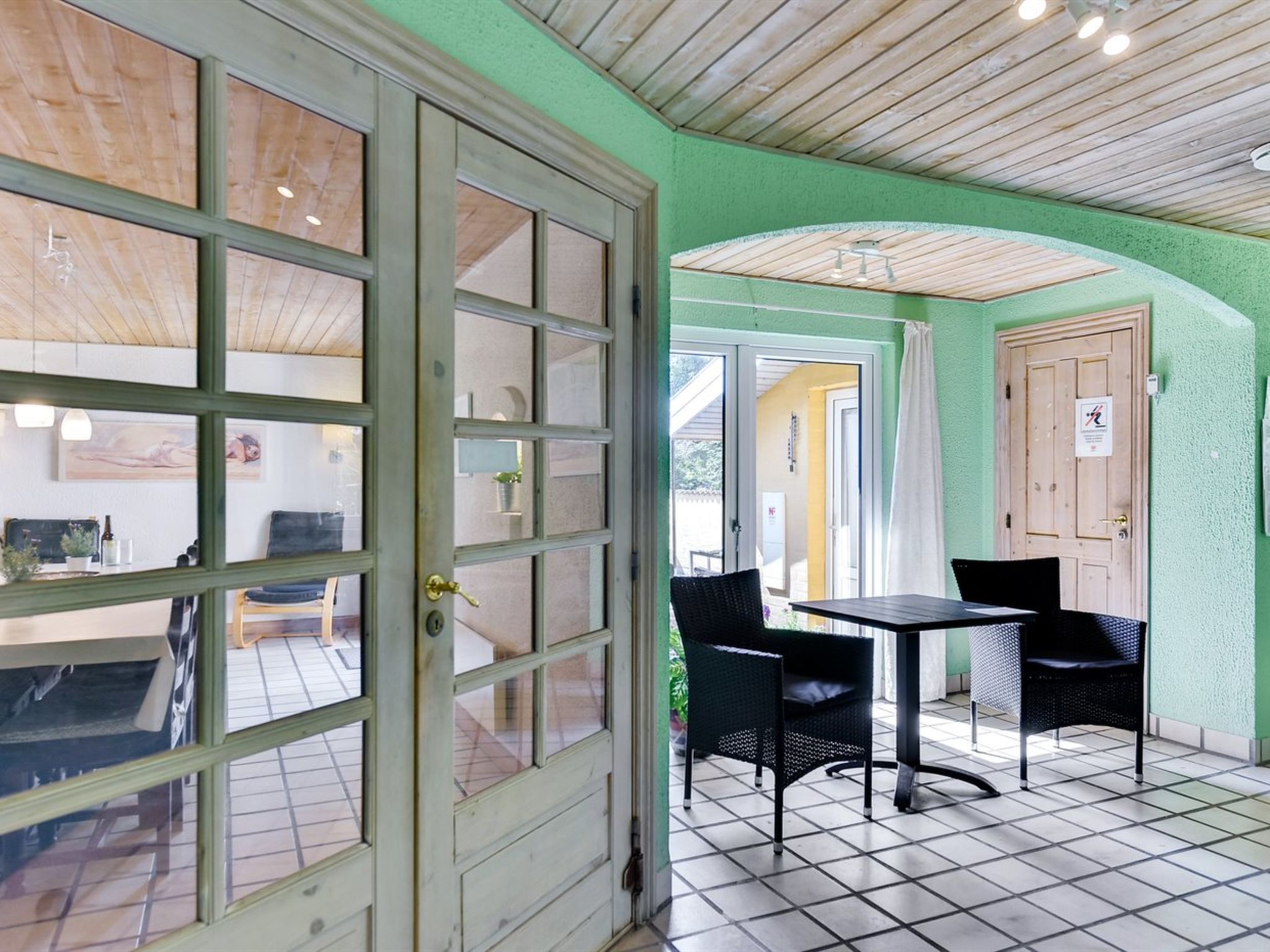 "Billing" - 11km from the sea - Inside