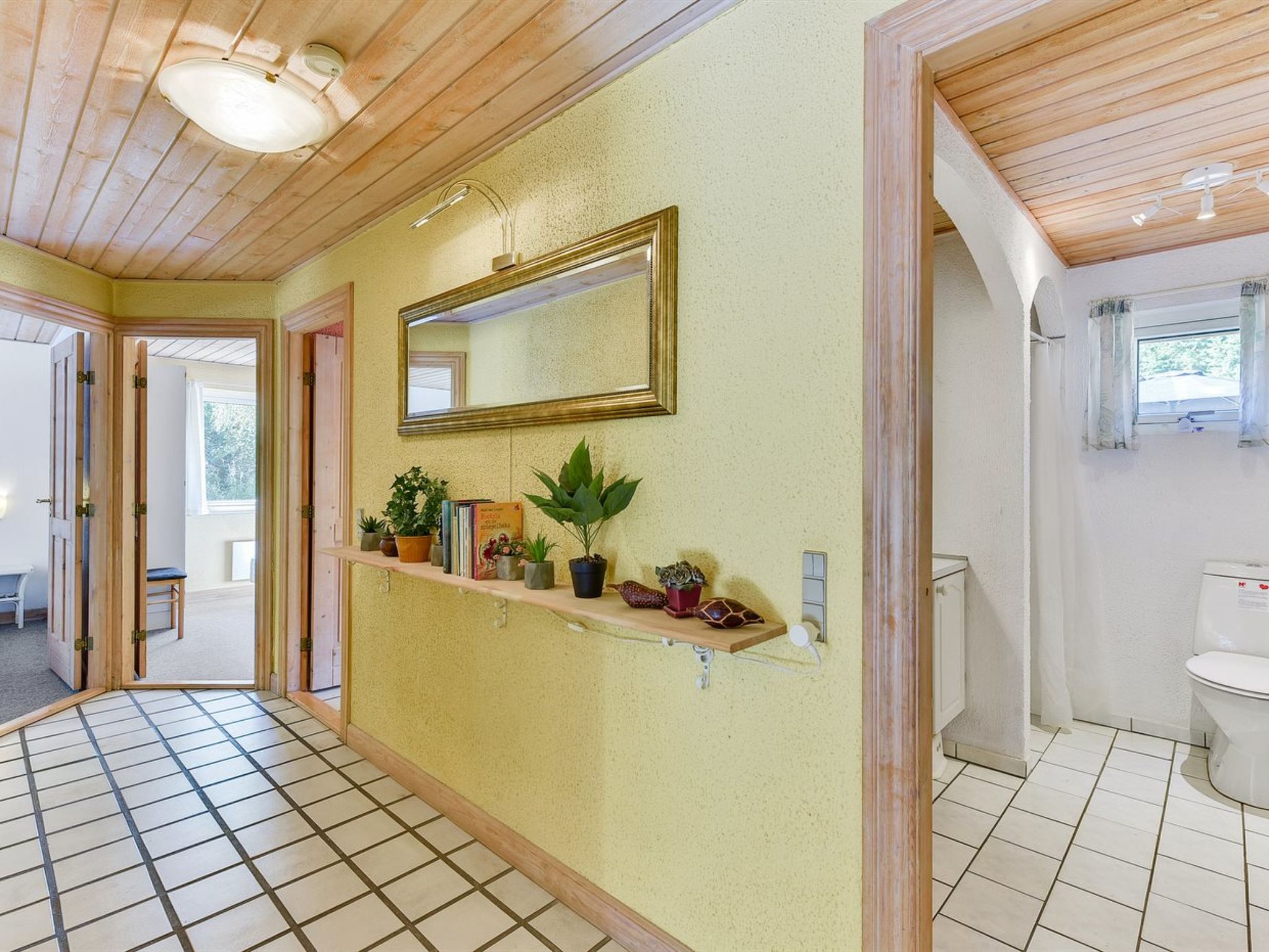 "Billing" - 11km from the sea - Inside