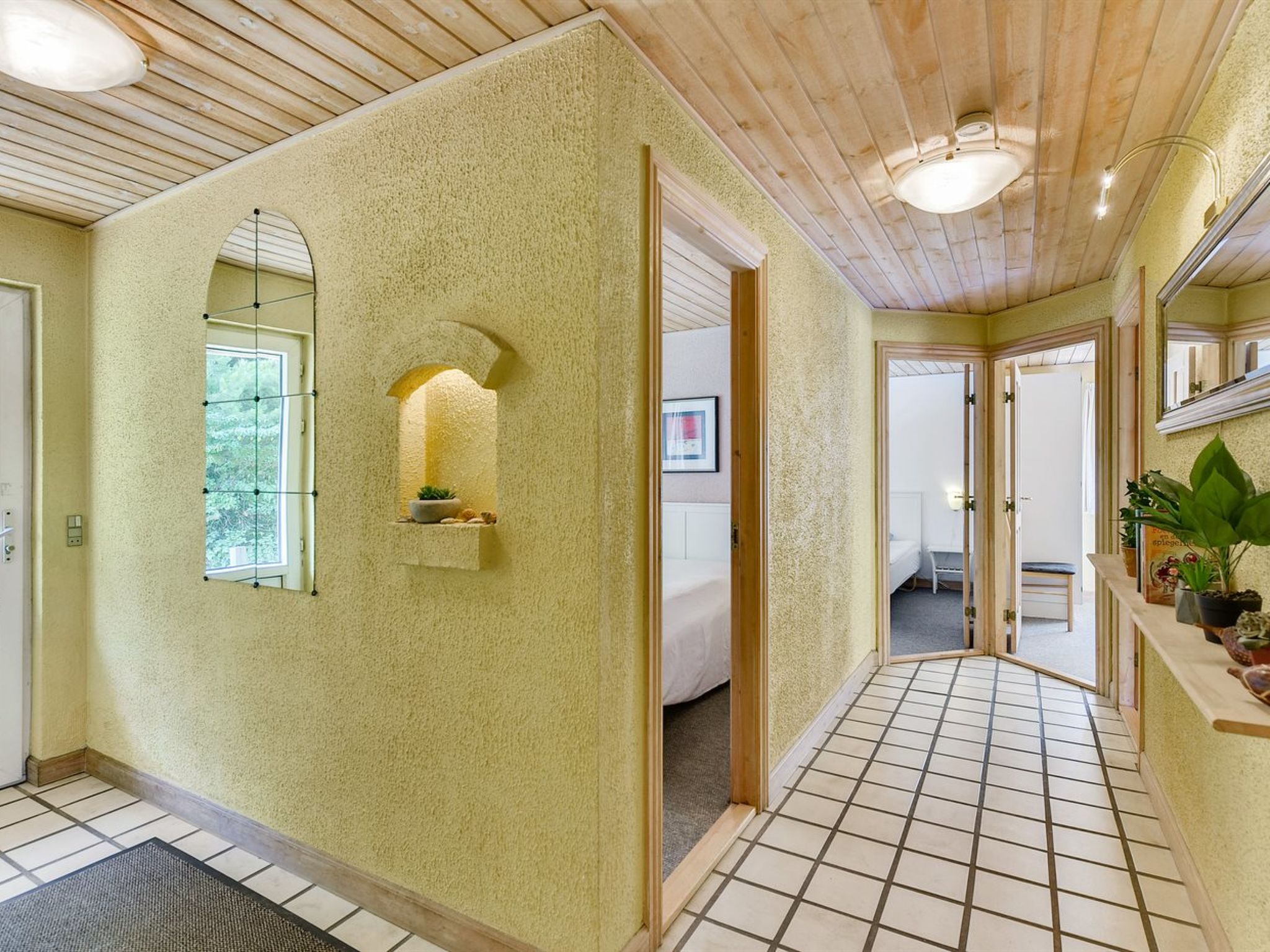 "Billing" - 11km from the sea - Inside