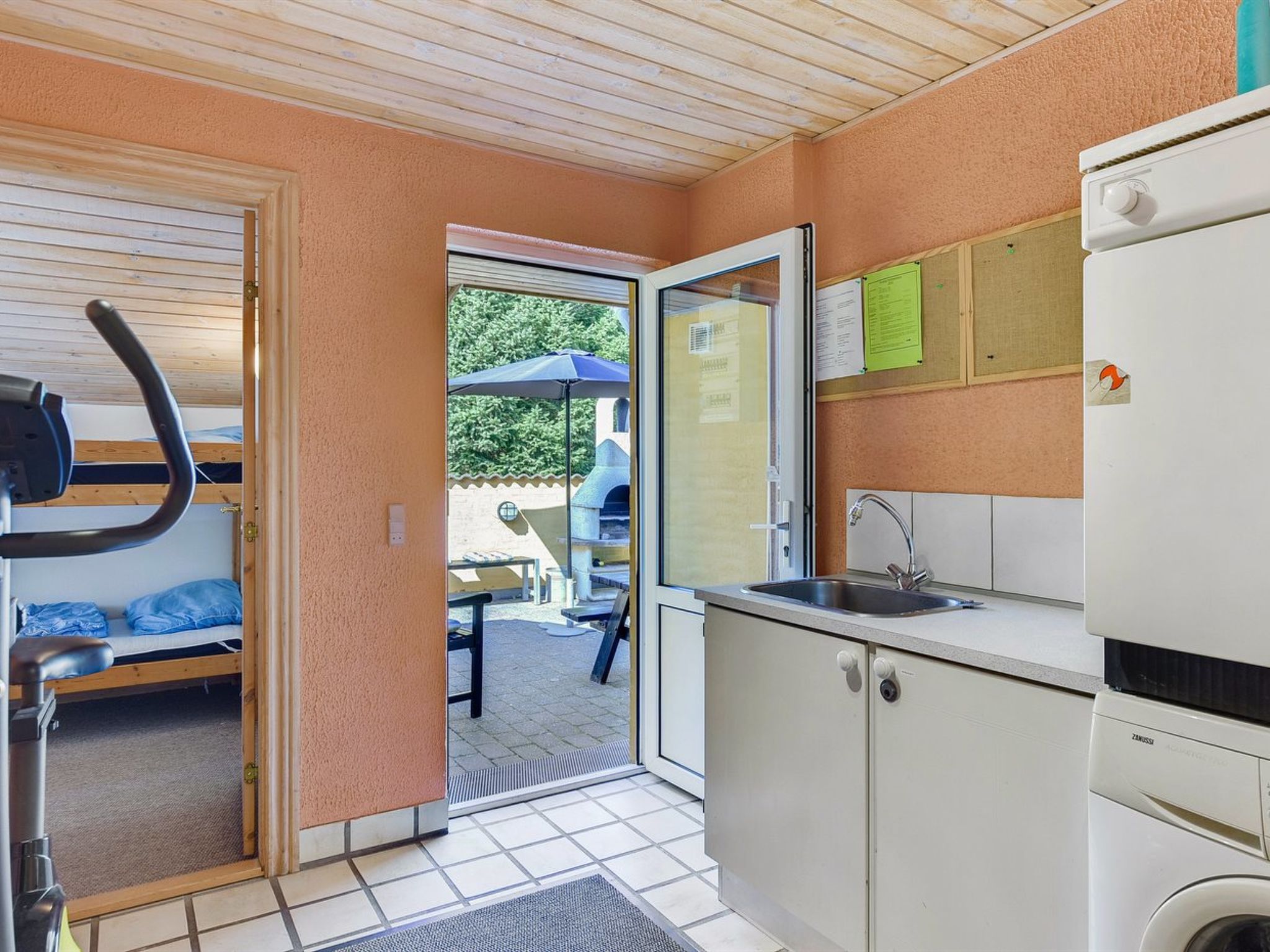 "Billing" - 11km from the sea - Inside