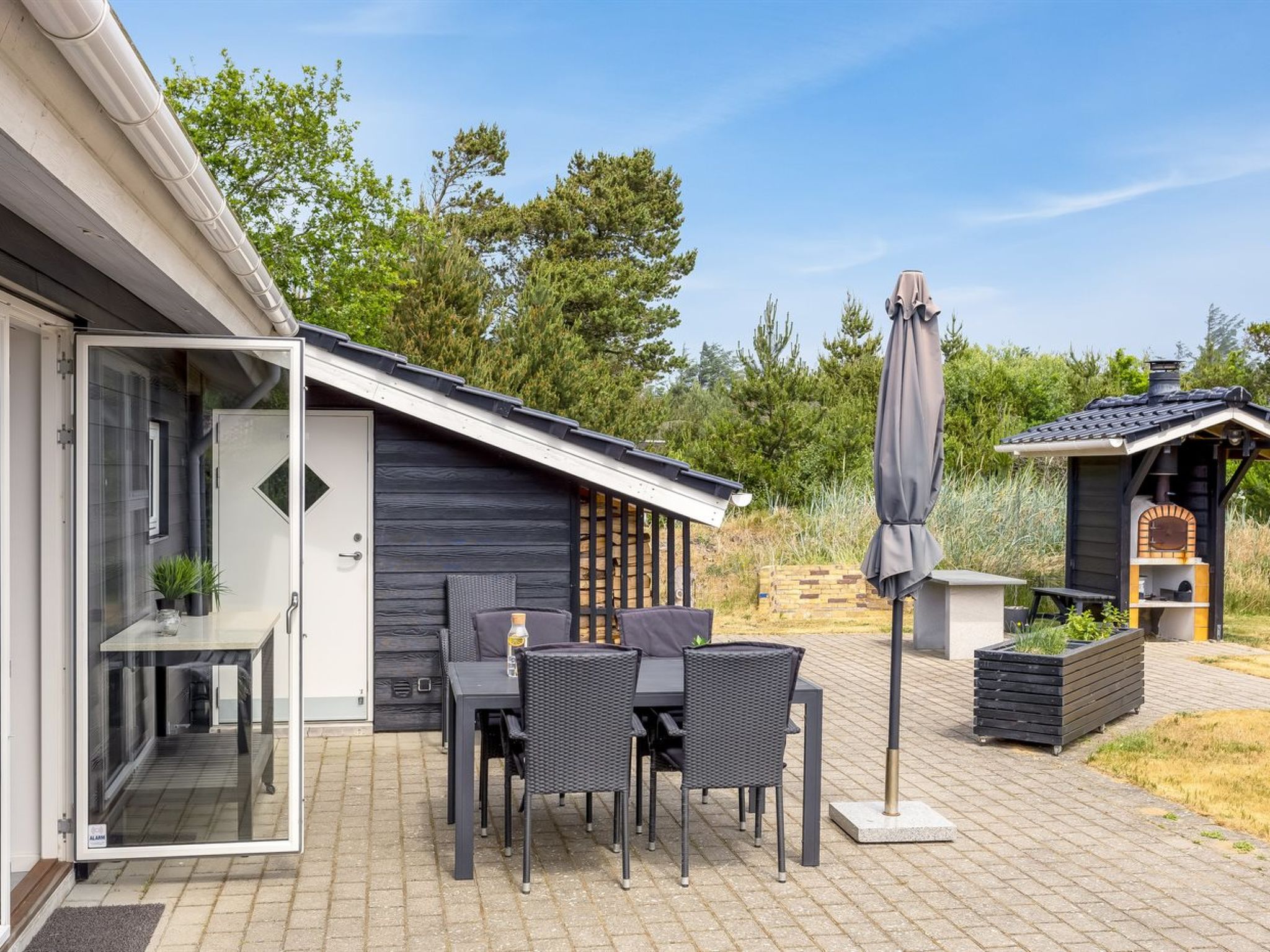 "Stacey" - 800m from the sea-Buiten