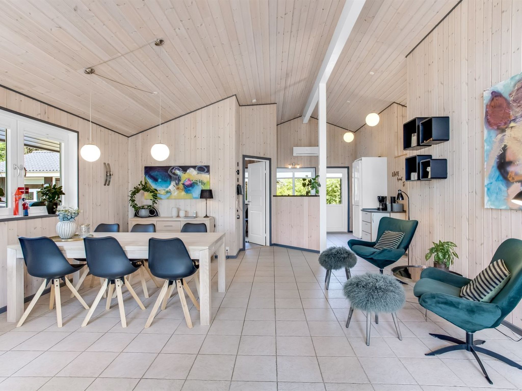 "Gylla" - 12km from the sea - Binnen