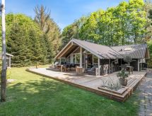 Vrijstaande woning met sauna en grote tuin op 12 km van de zee in Oksbøl - thumbnail 1