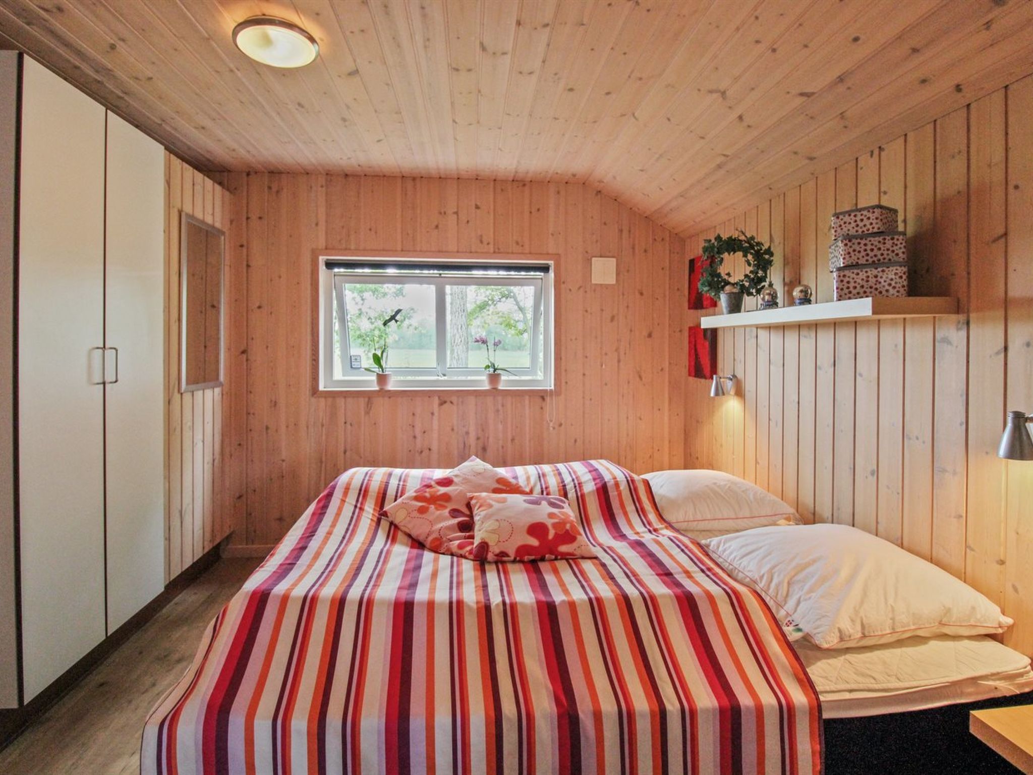 "Ulrikke" - 12km from the sea - Binnen