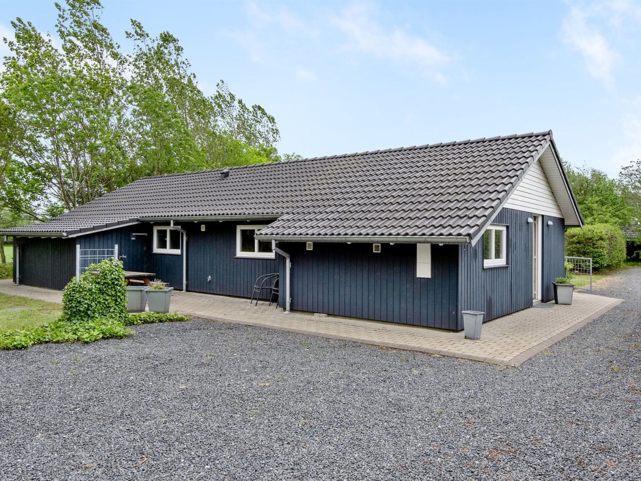 "Ulrikke" - 12km from the sea - Binnen