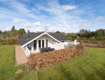 Ruime vakantiewoning op 1587 m² grond, 12 km van zee bij Oksbøl - thumbnail 1