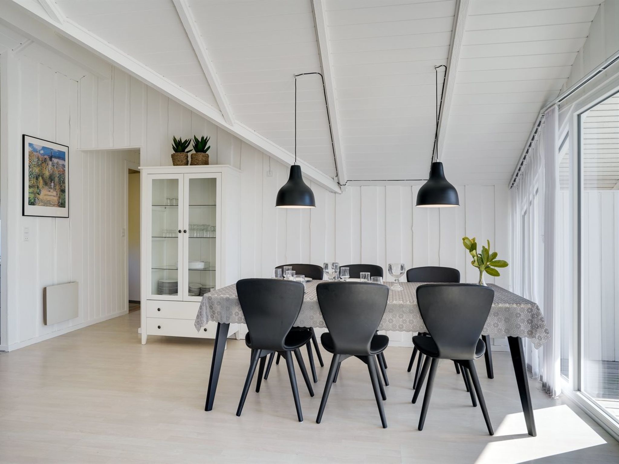 "Edvardsine" - 12km from the sea - Binnen