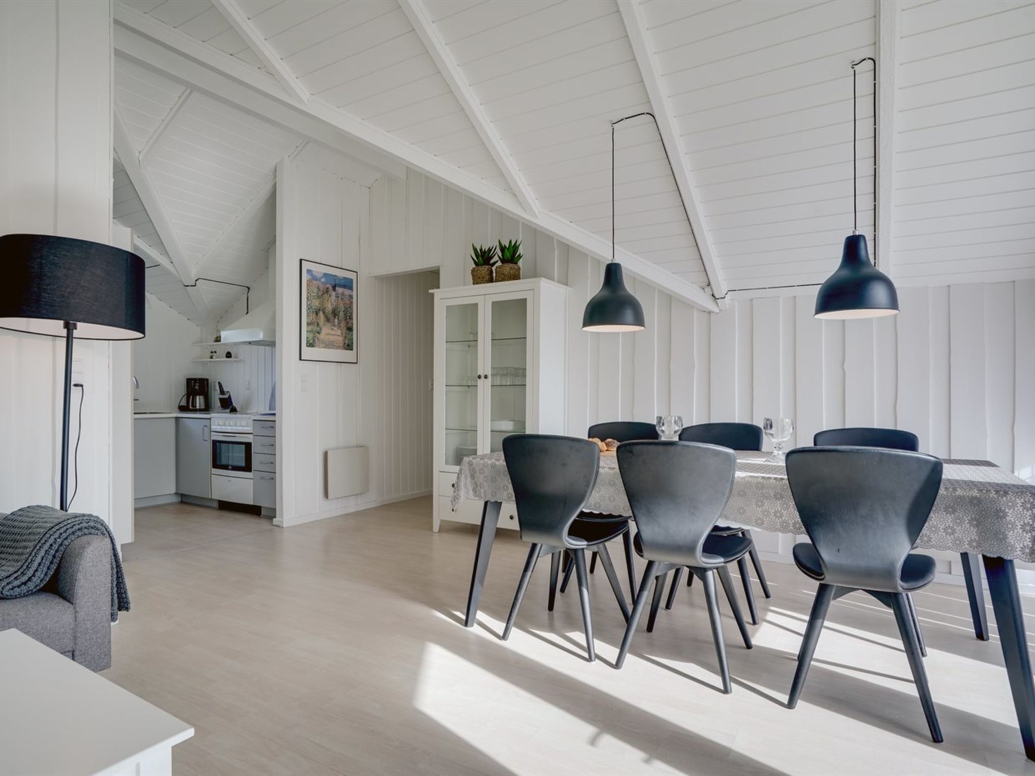 "Edvardsine" - 12km from the sea - Binnen
