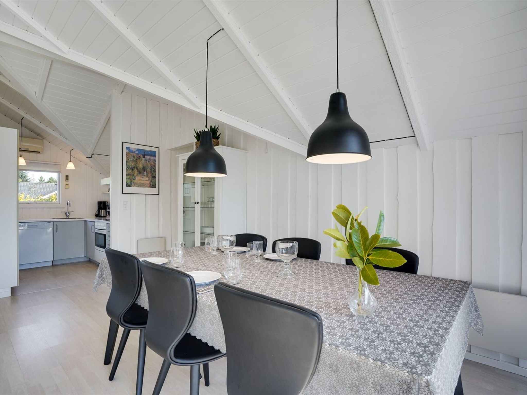 "Edvardsine" - 12km from the sea - Binnen