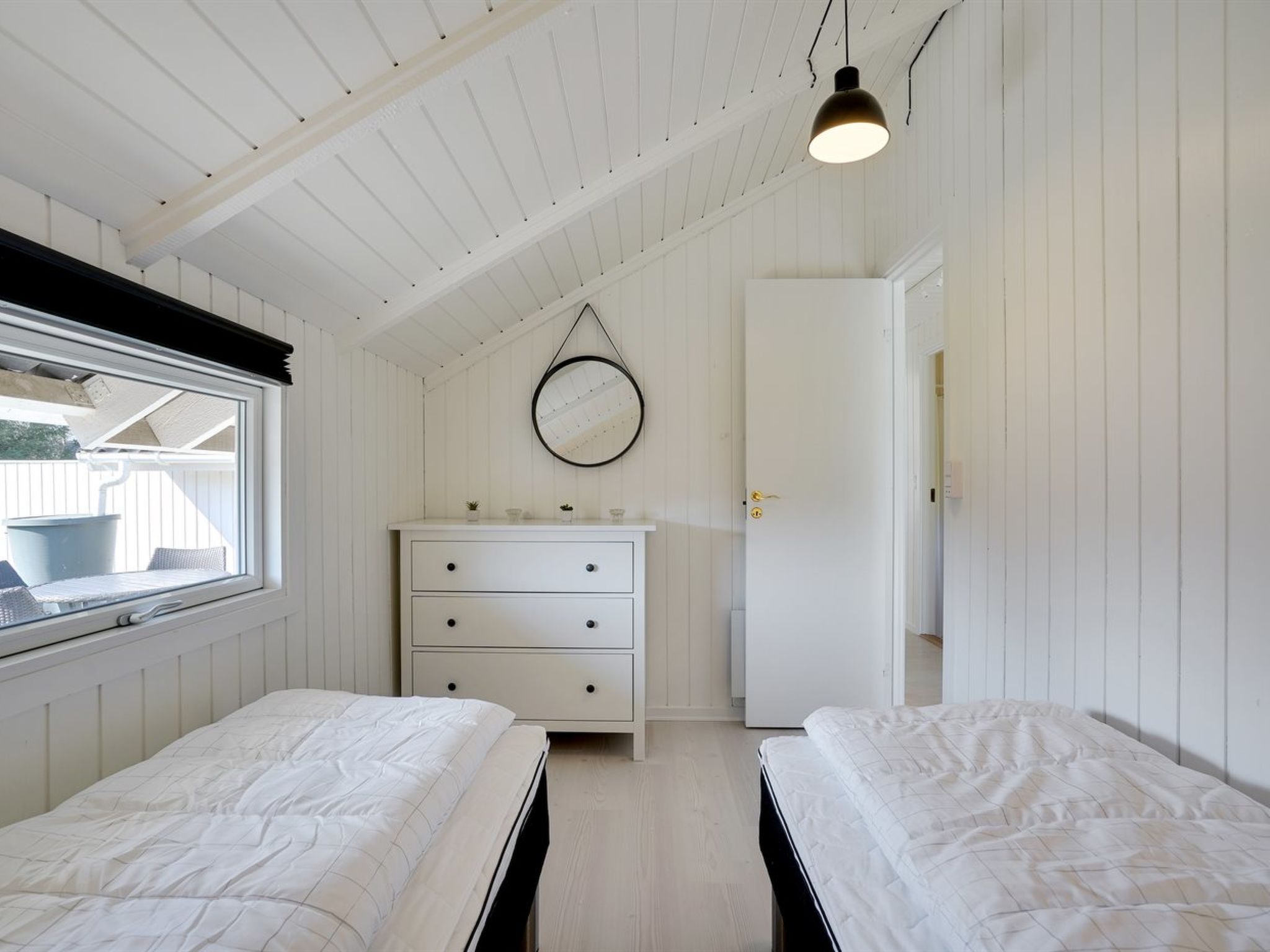 "Edvardsine" - 12km from the sea - Binnen