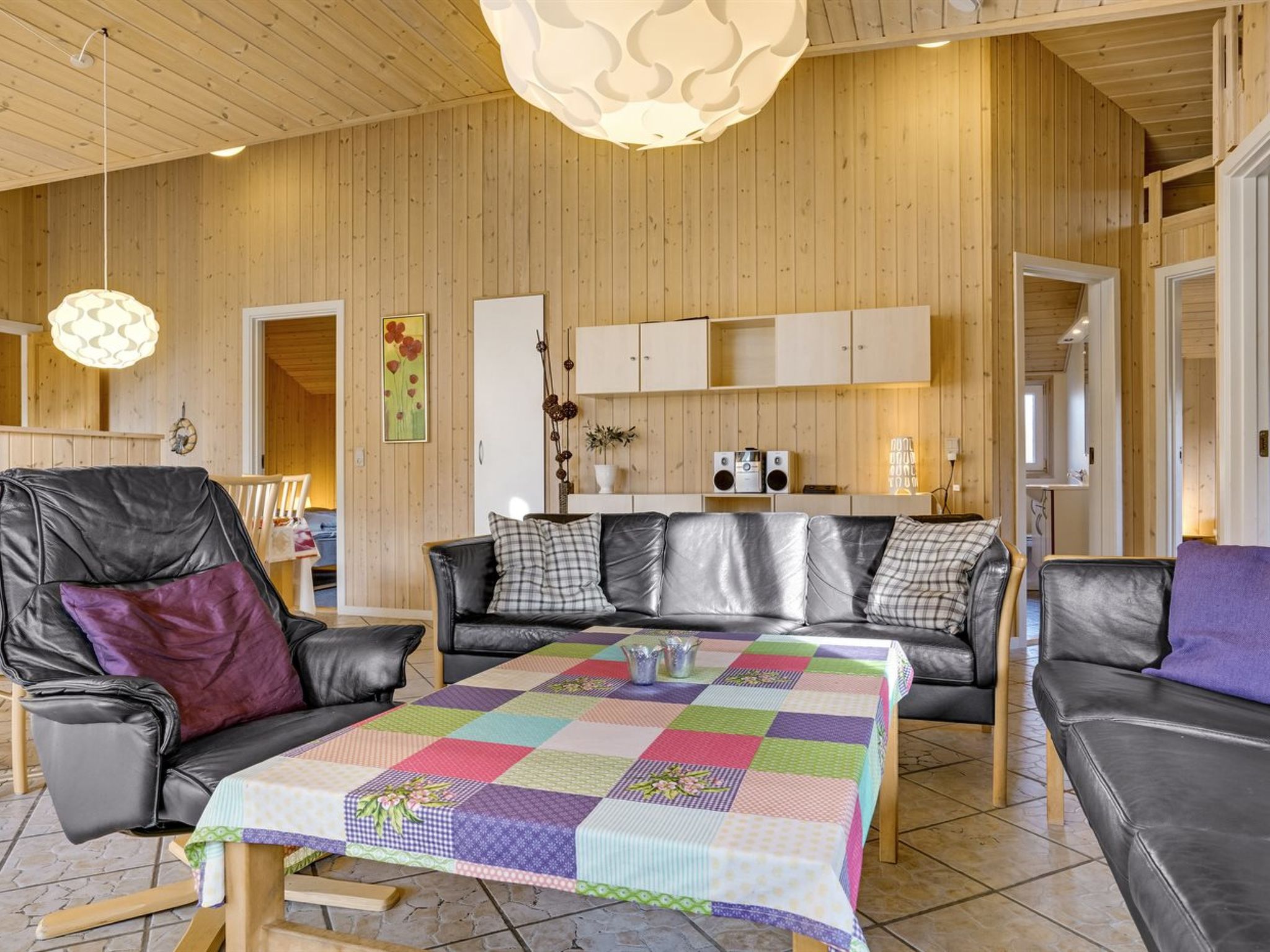 "Tyki" - 12km from the sea - Binnen