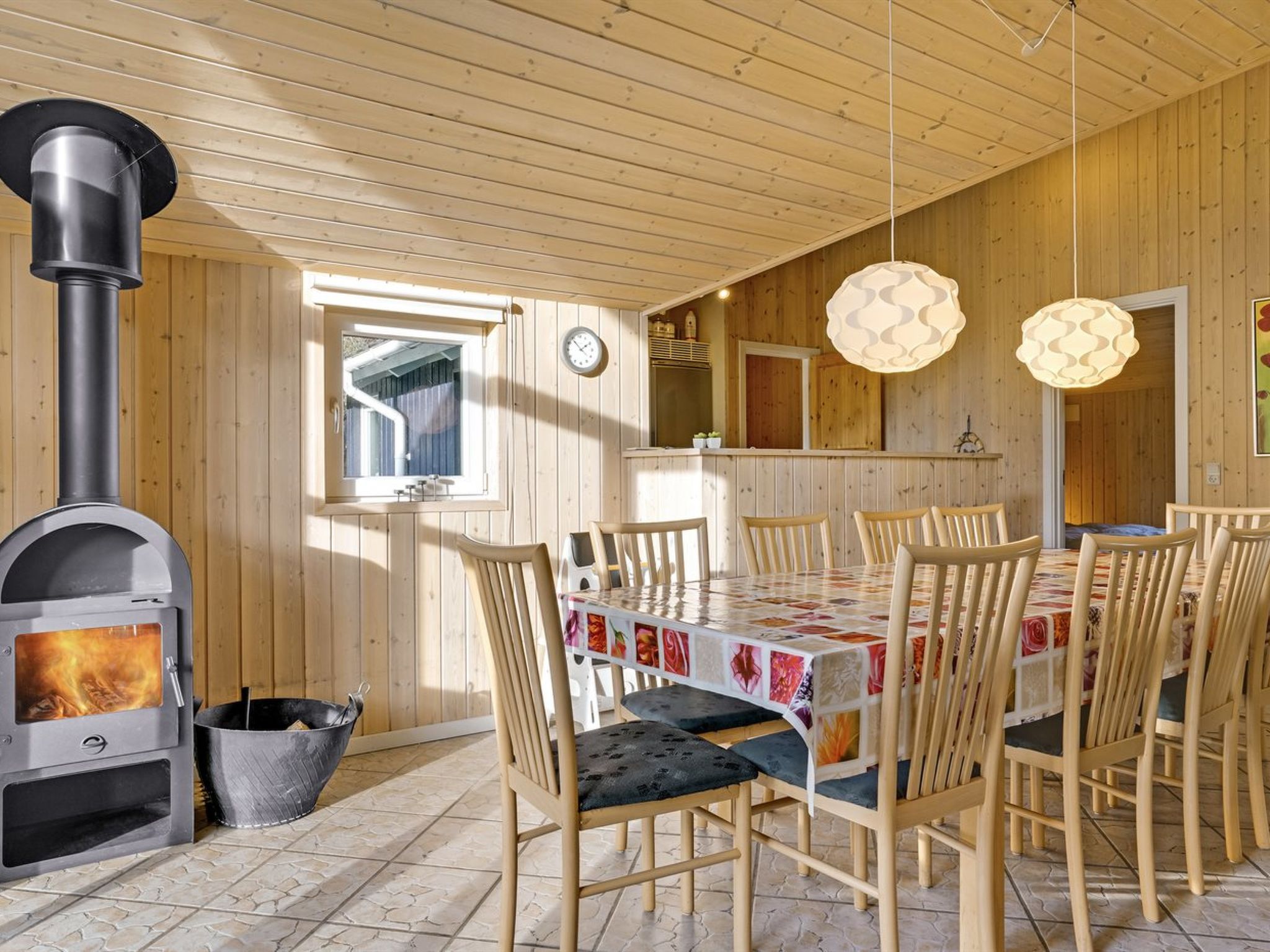 "Tyki" - 12km from the sea - Binnen