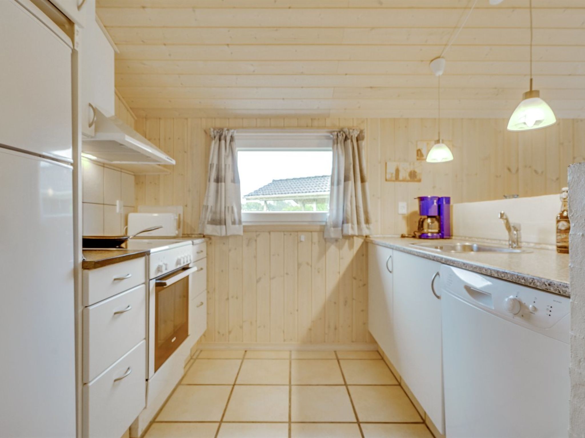 "Aviaja" - 12km from the sea - Binnen