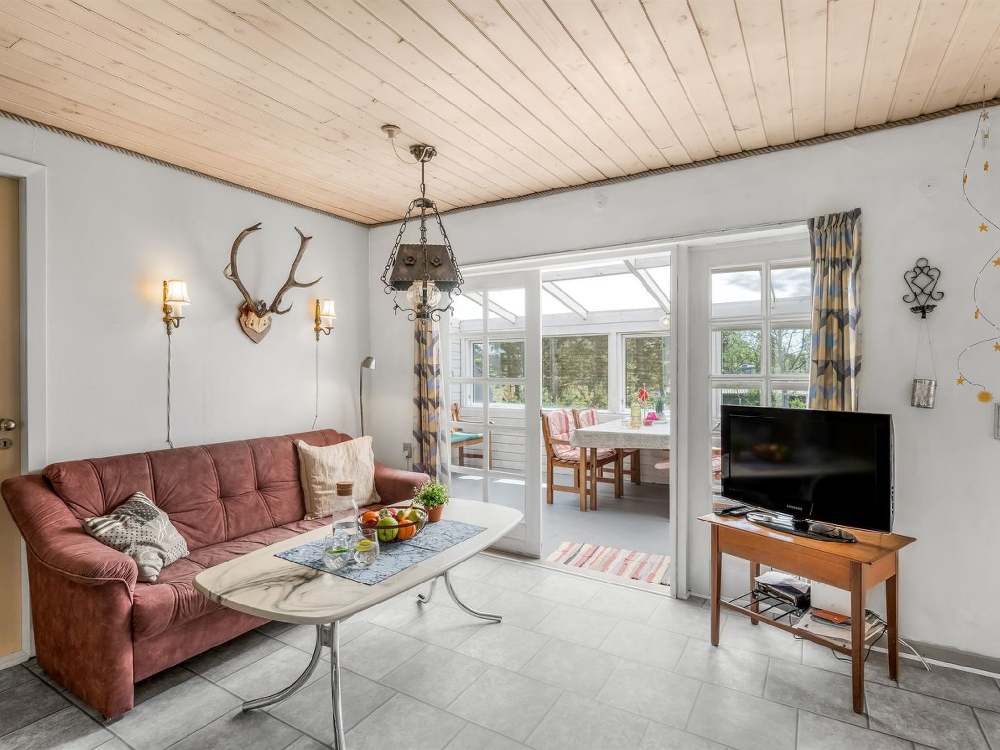 "Jonnhild" - 700m from the sea - Binnen
