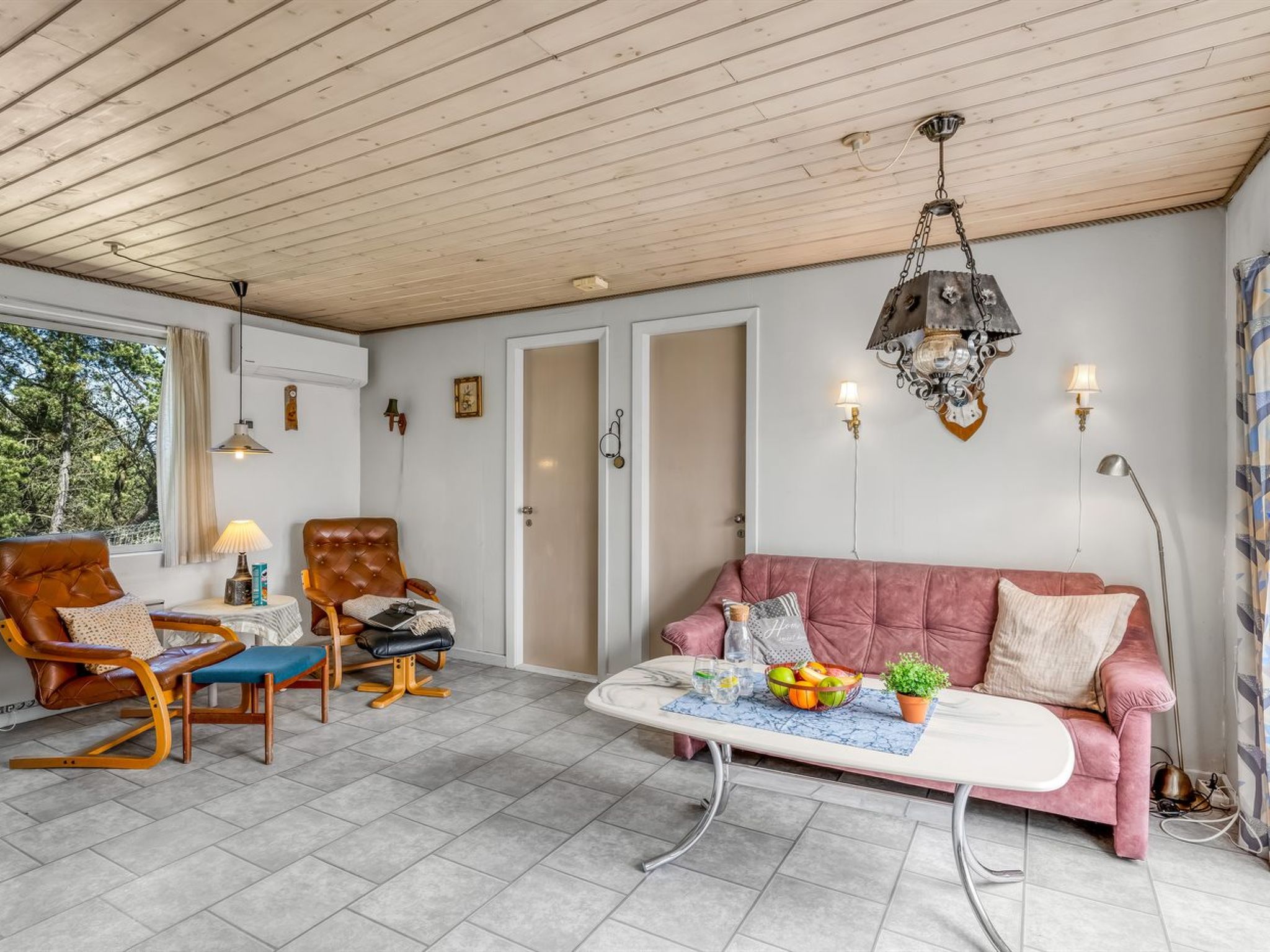 "Jonnhild" - 700m from the sea - Binnen