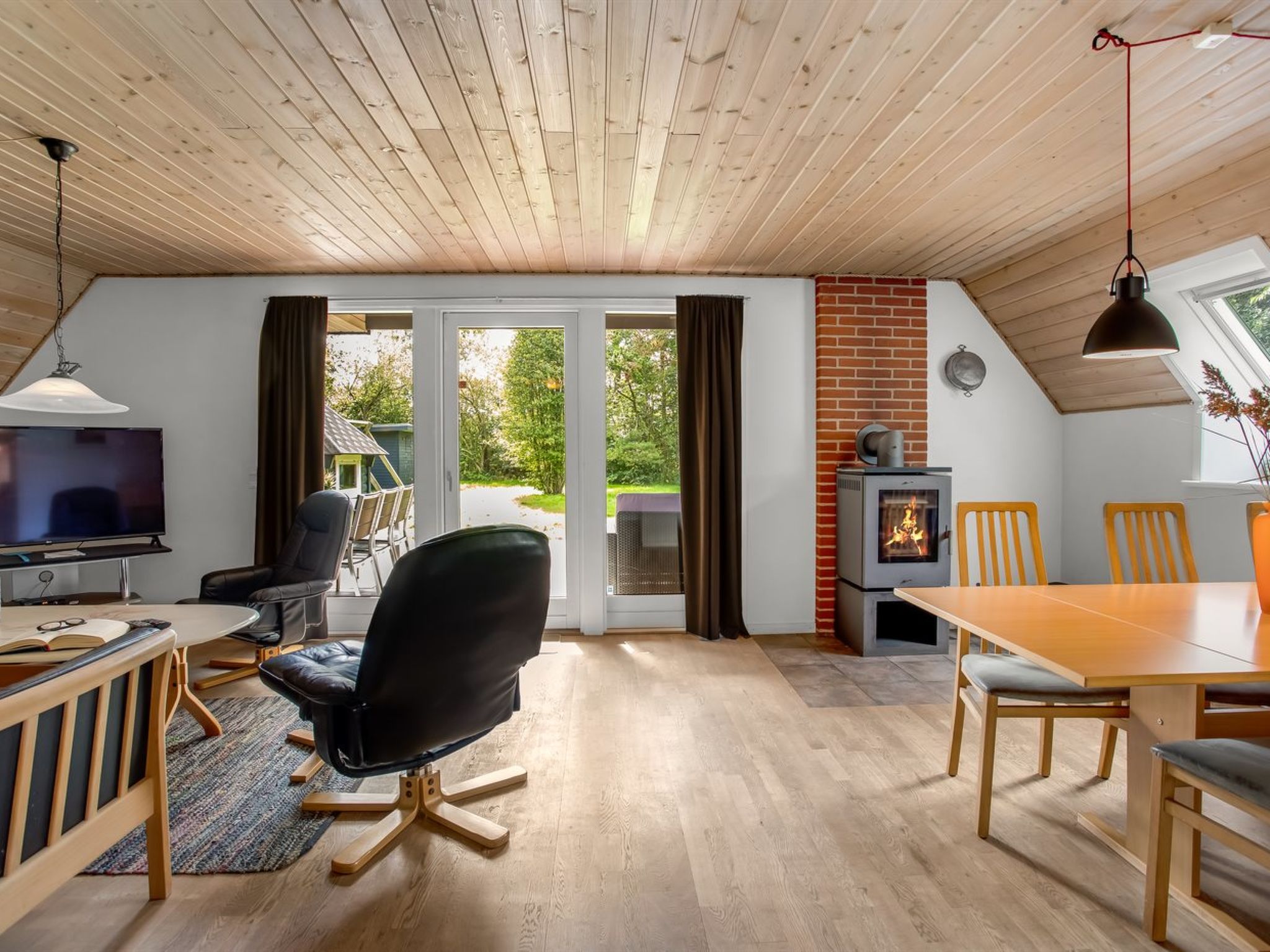 "Hannele" - 10km from the sea-Binnen