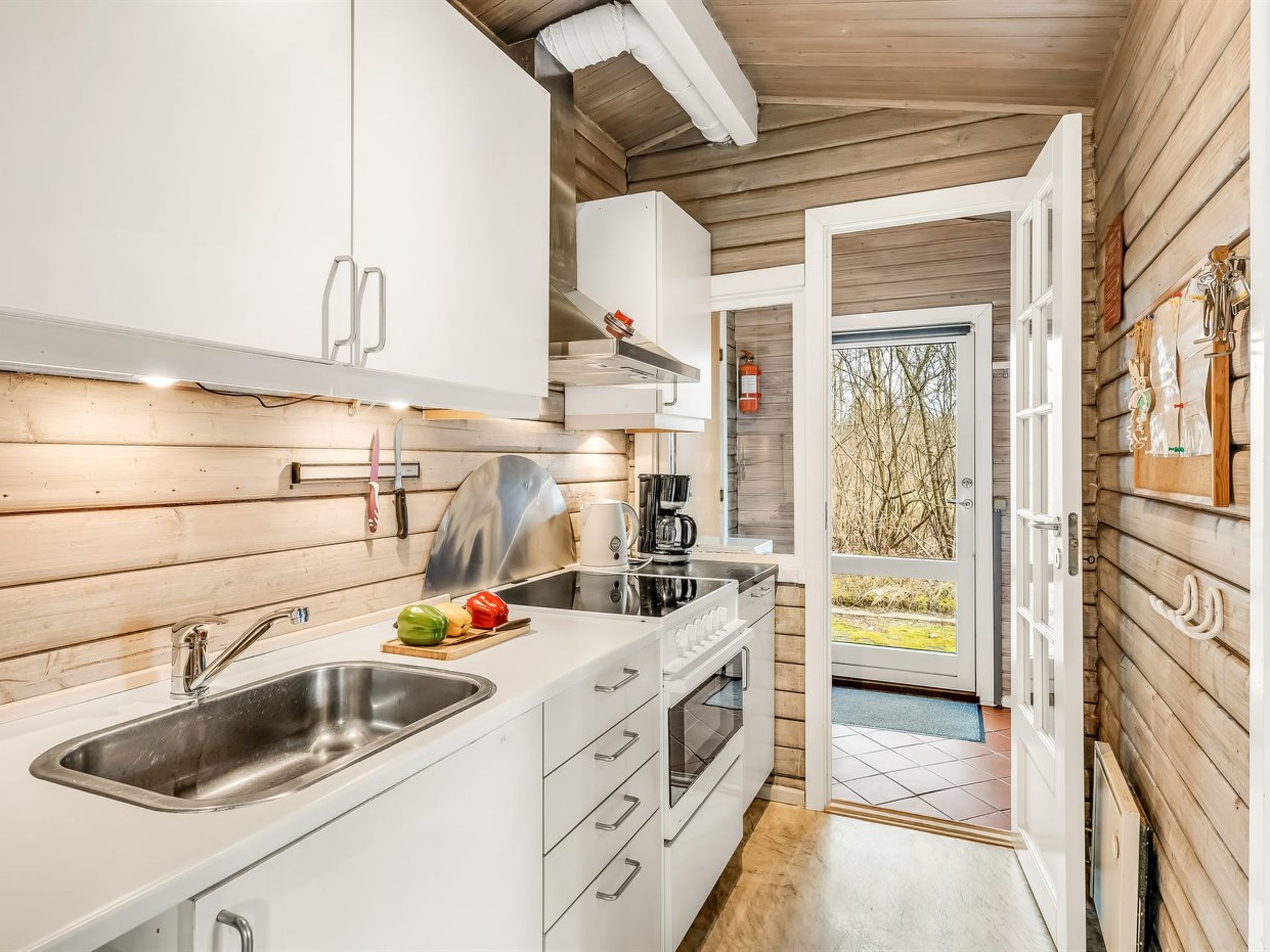 "Leandra" - 11km from the sea-Dedans