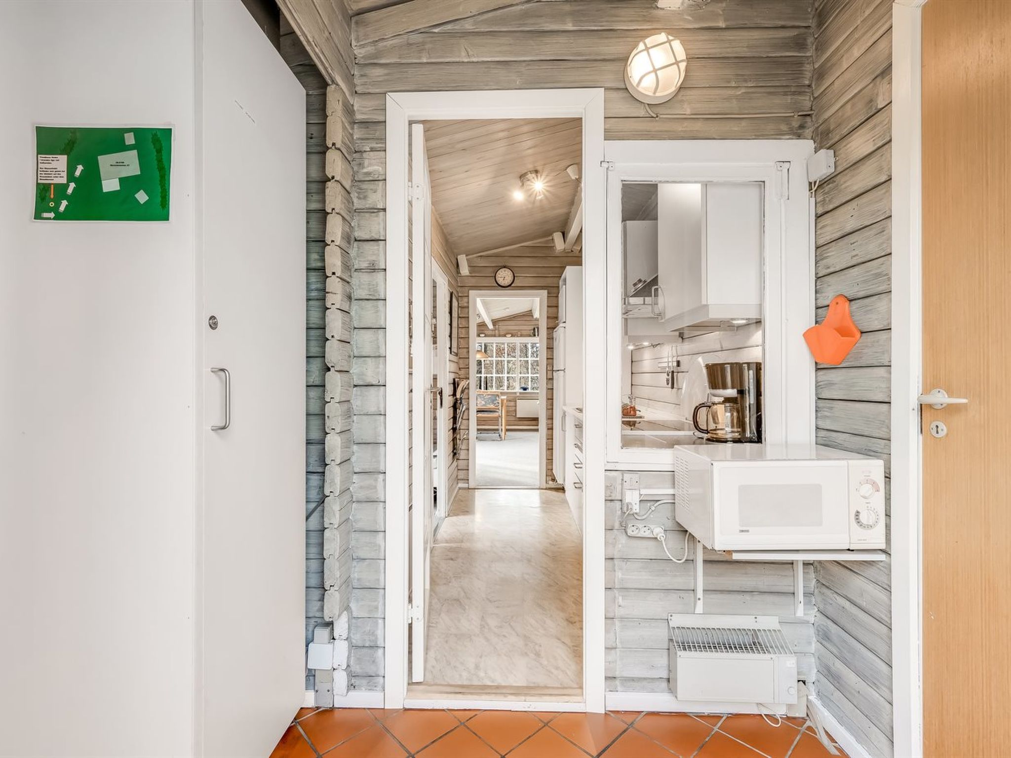 "Leandra" - 11km from the sea-Dedans