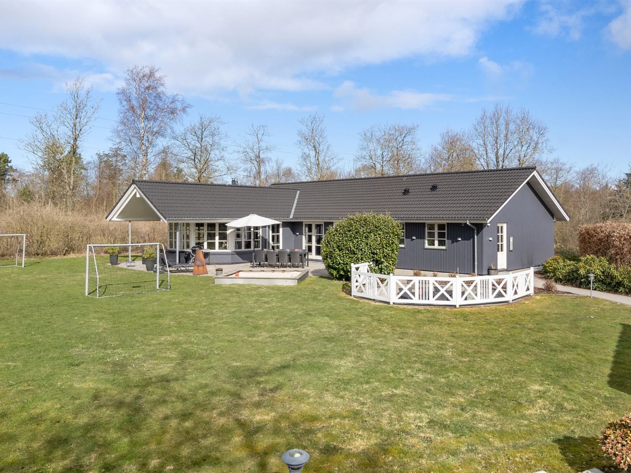 "Esben" - 11km from the sea-Outside