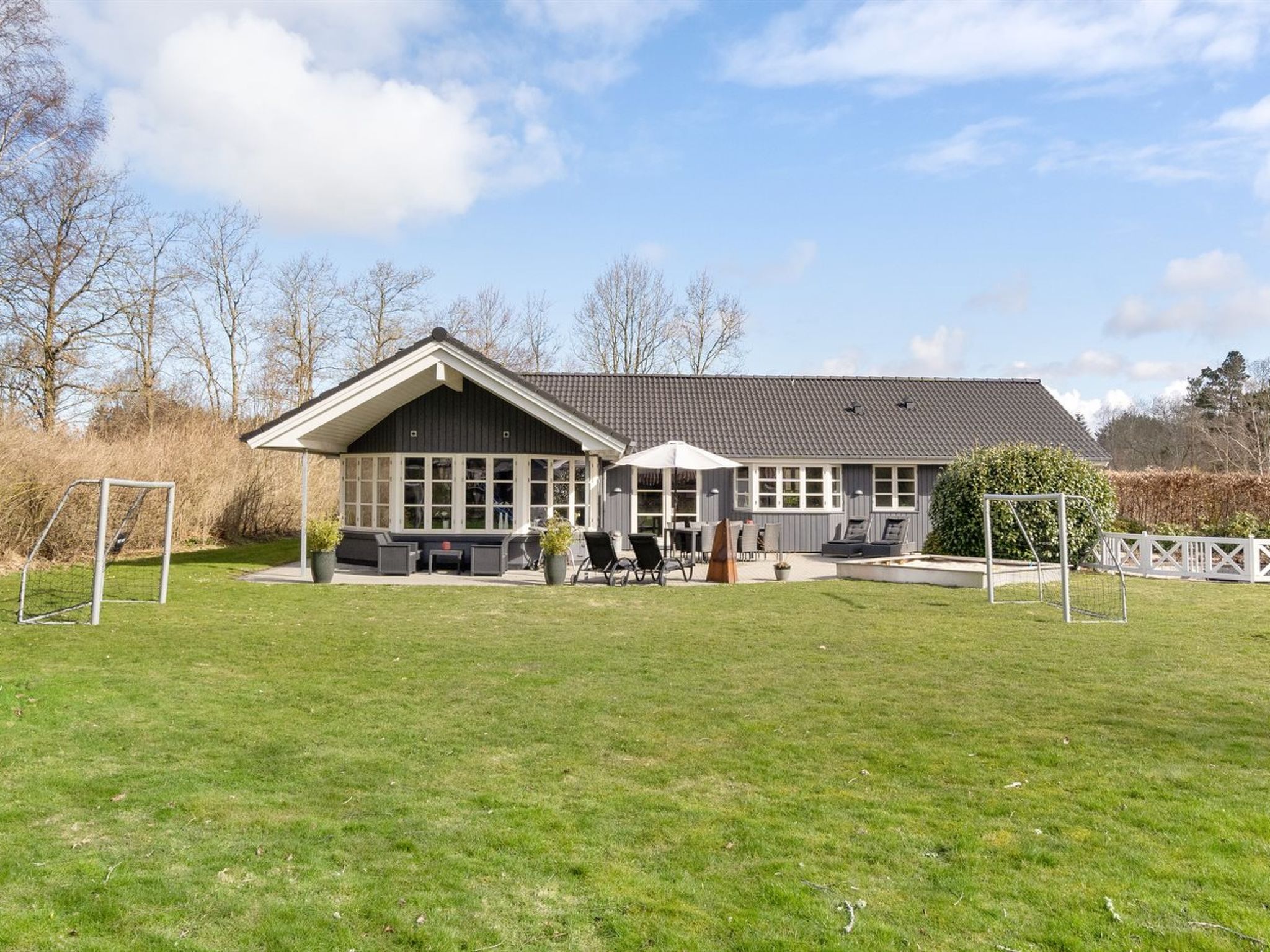 "Esben" - 11km from the sea-Outside