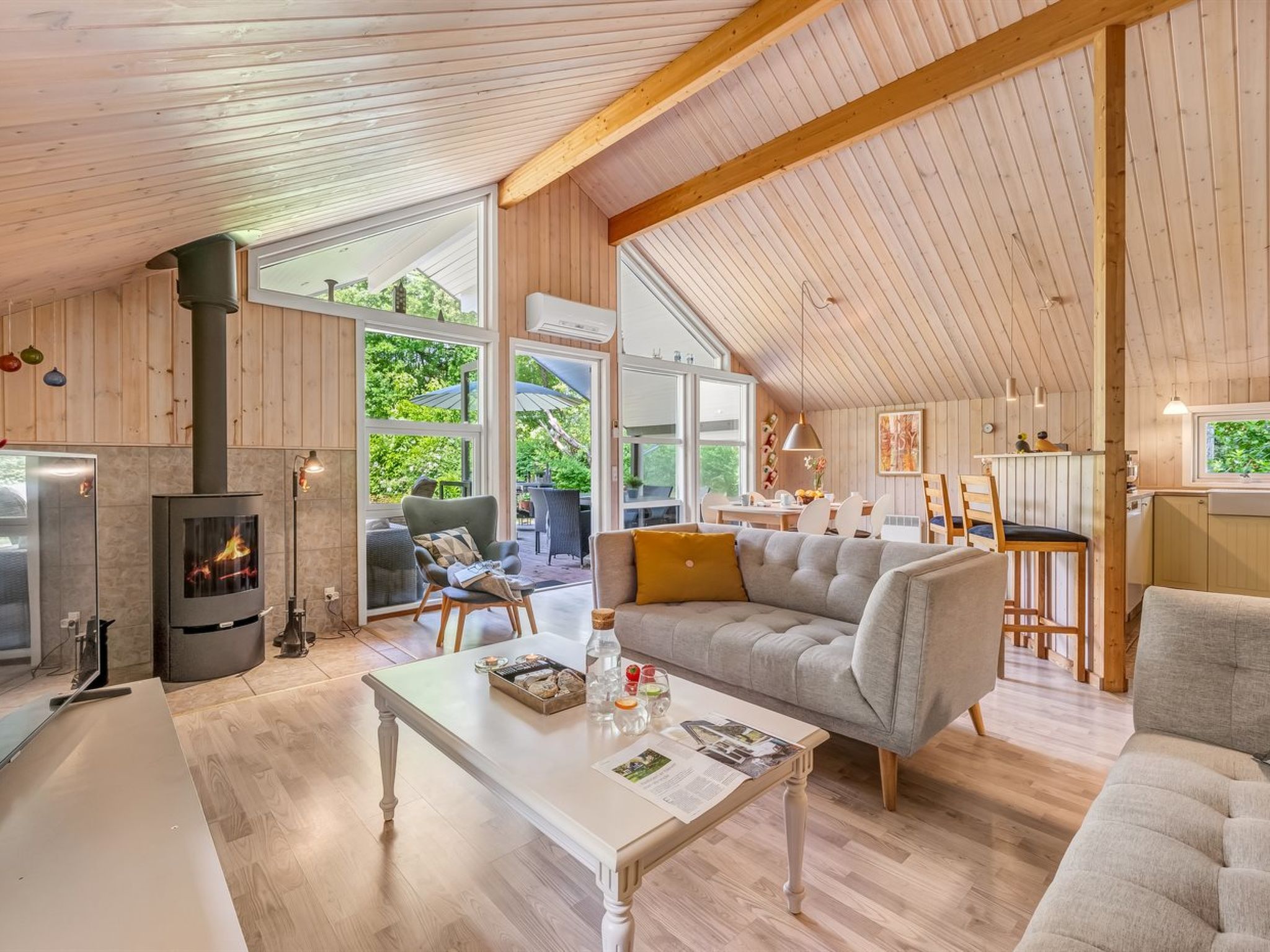 "Iorund" - 10km from the sea-Binnen