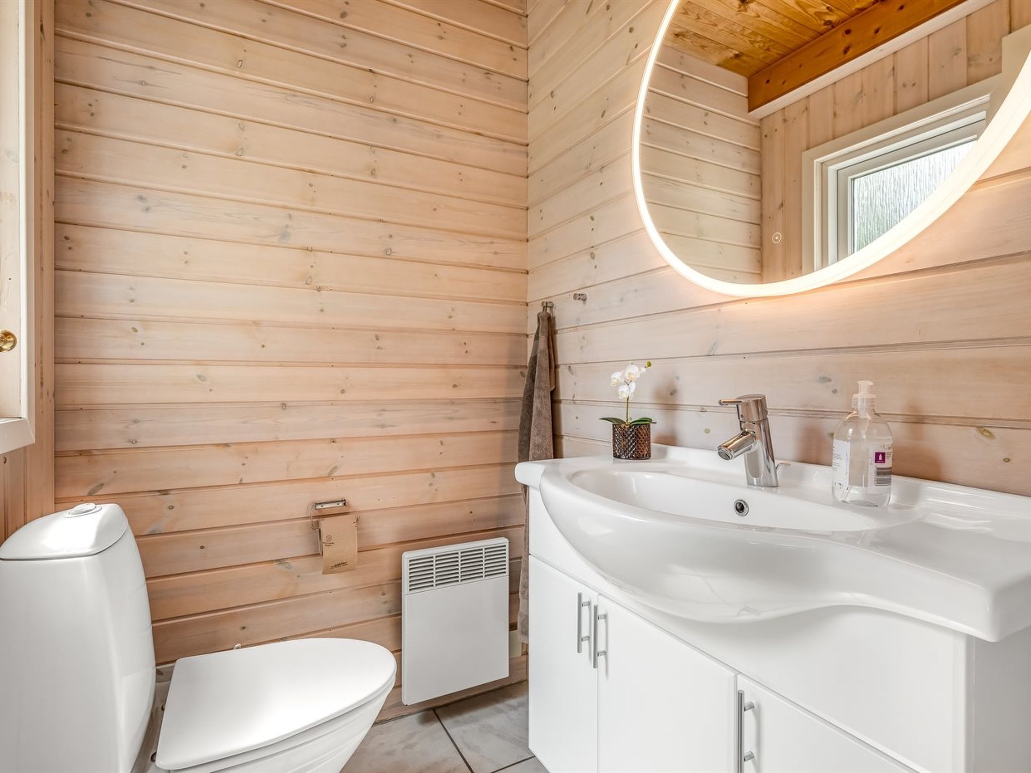 "Iorund" - 10km from the sea-Binnen