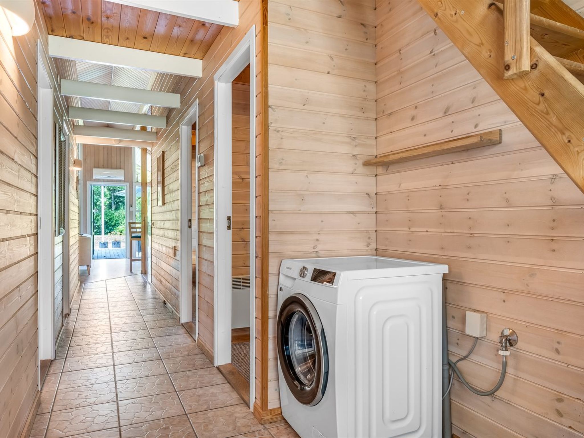 "Iorund" - 10km from the sea-Binnen