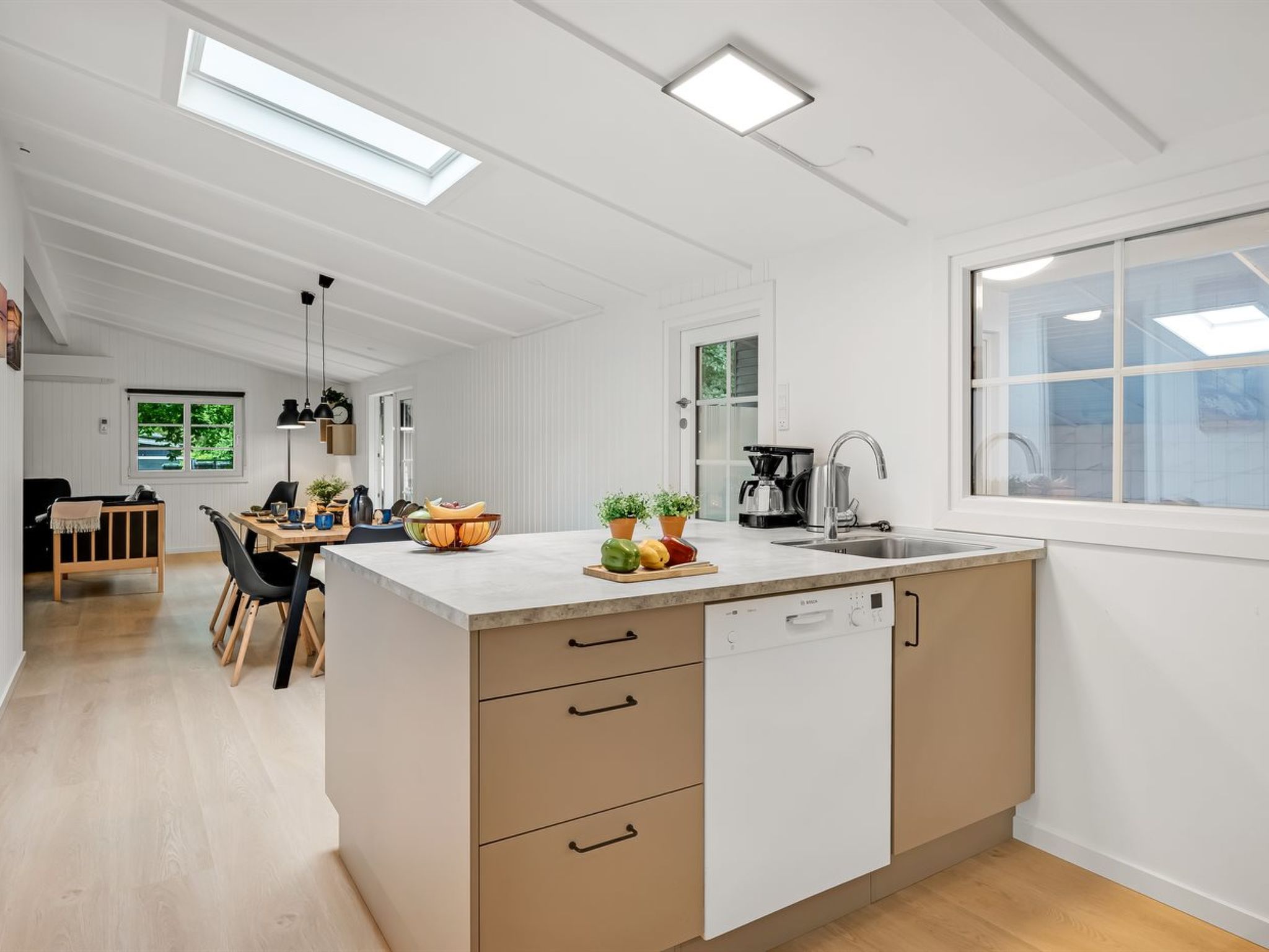 "Mena" - 10km from the sea-Drinnen