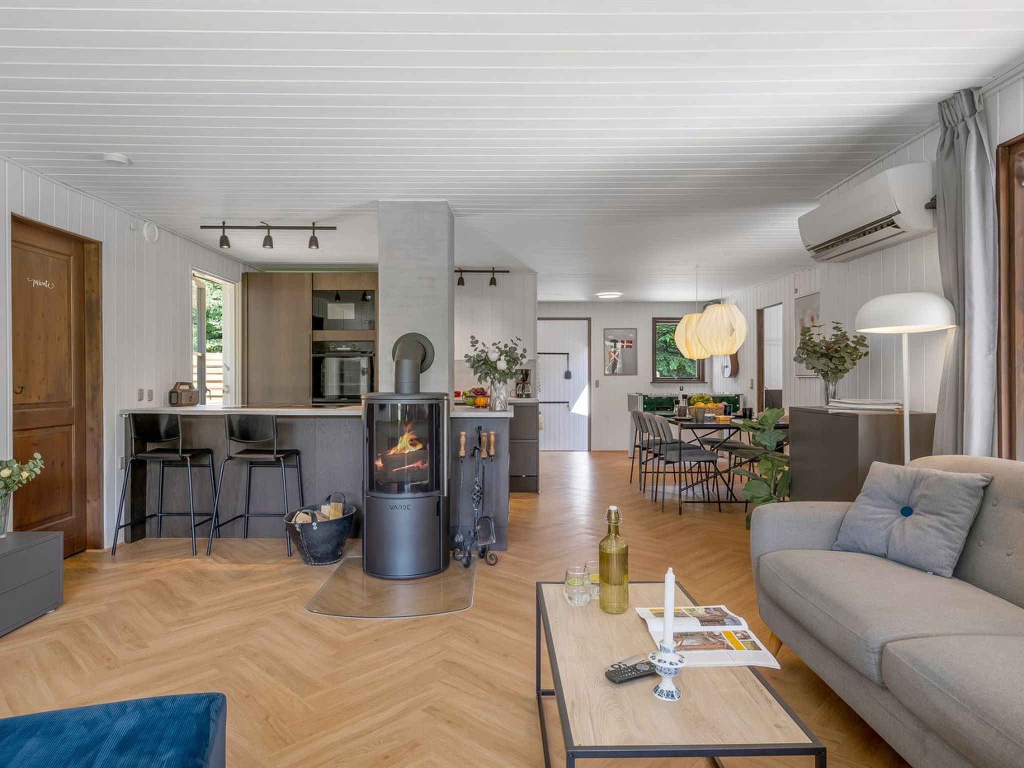 "Gustava" - 10km from the sea - Binnen