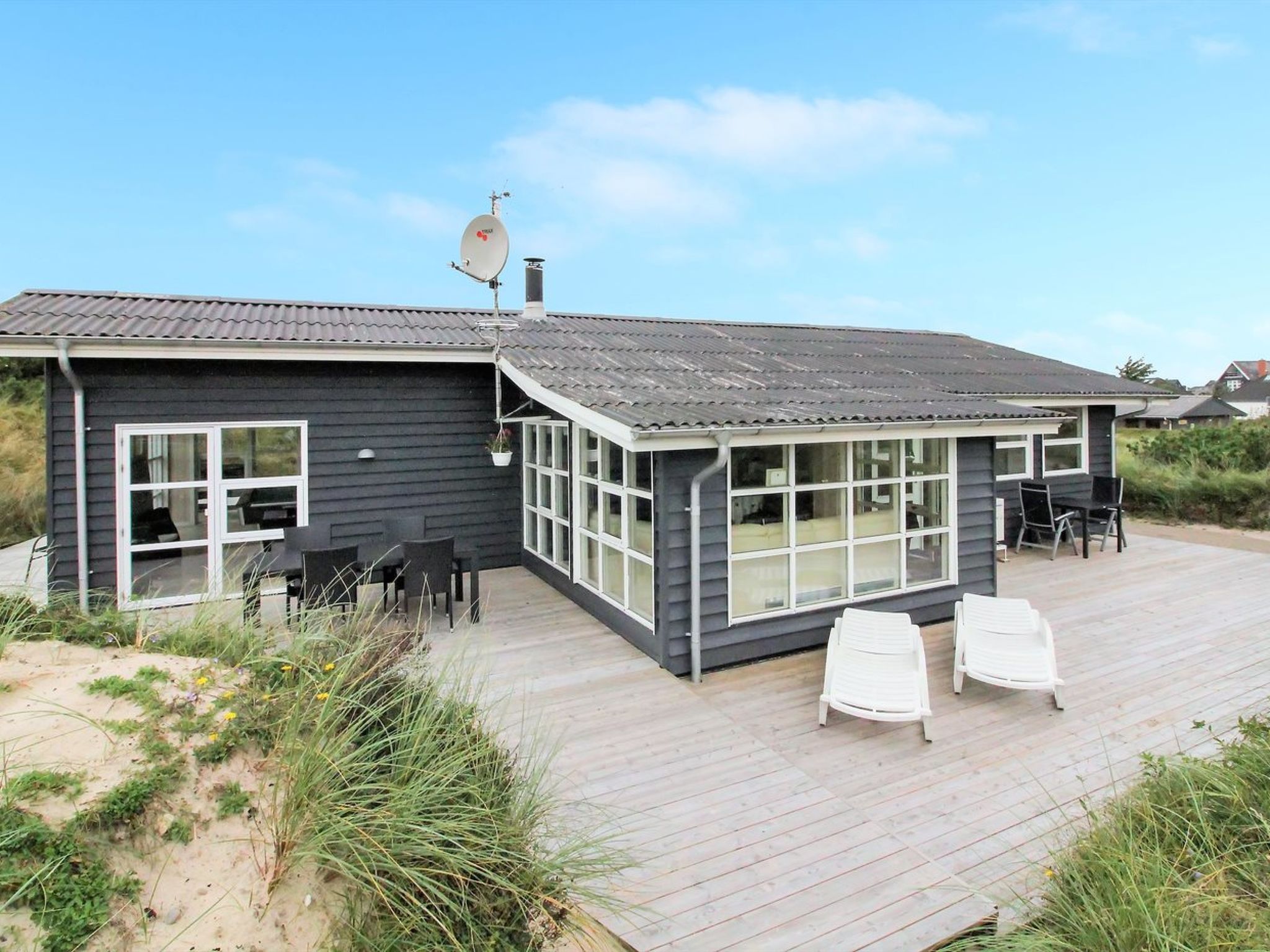 "Ottar" - 400m from the sea-Draußen