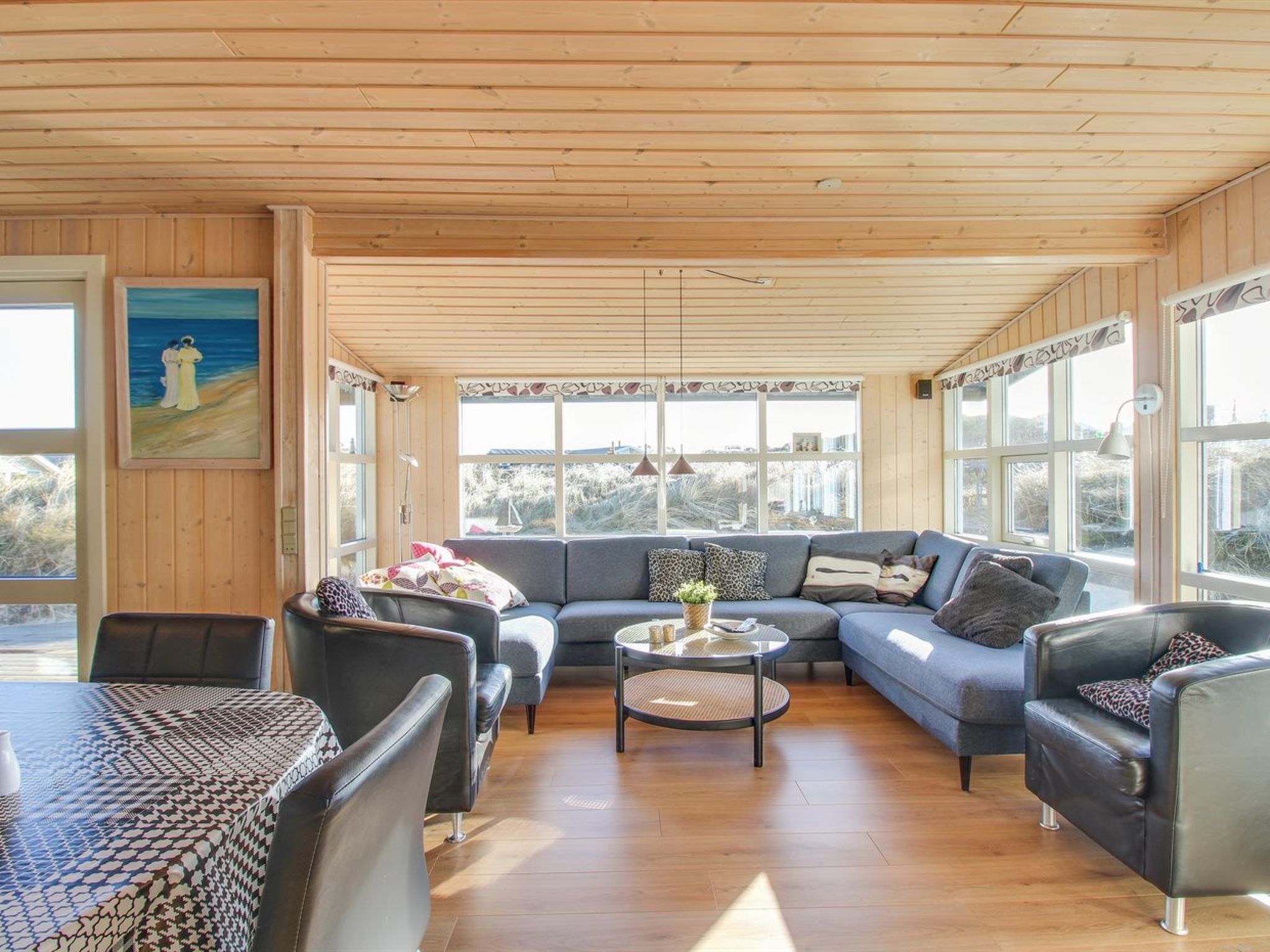 "Ottar" - 400m from the sea-Drinnen