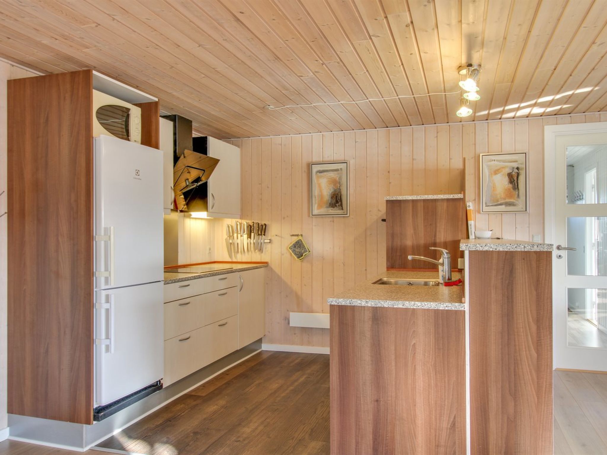 "Ottar" - 400m from the sea-Drinnen