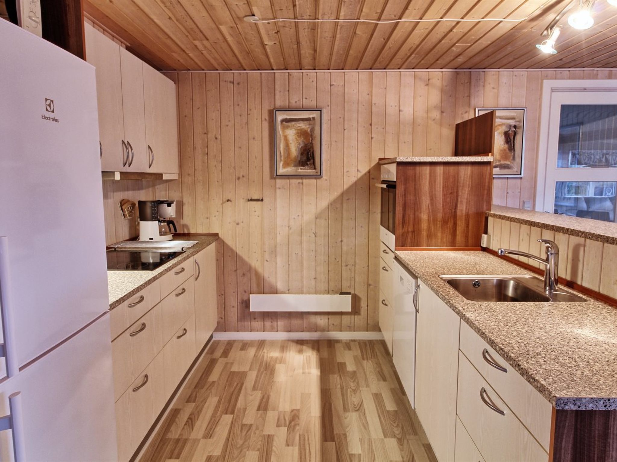 "Ottar" - 400m from the sea-Drinnen
