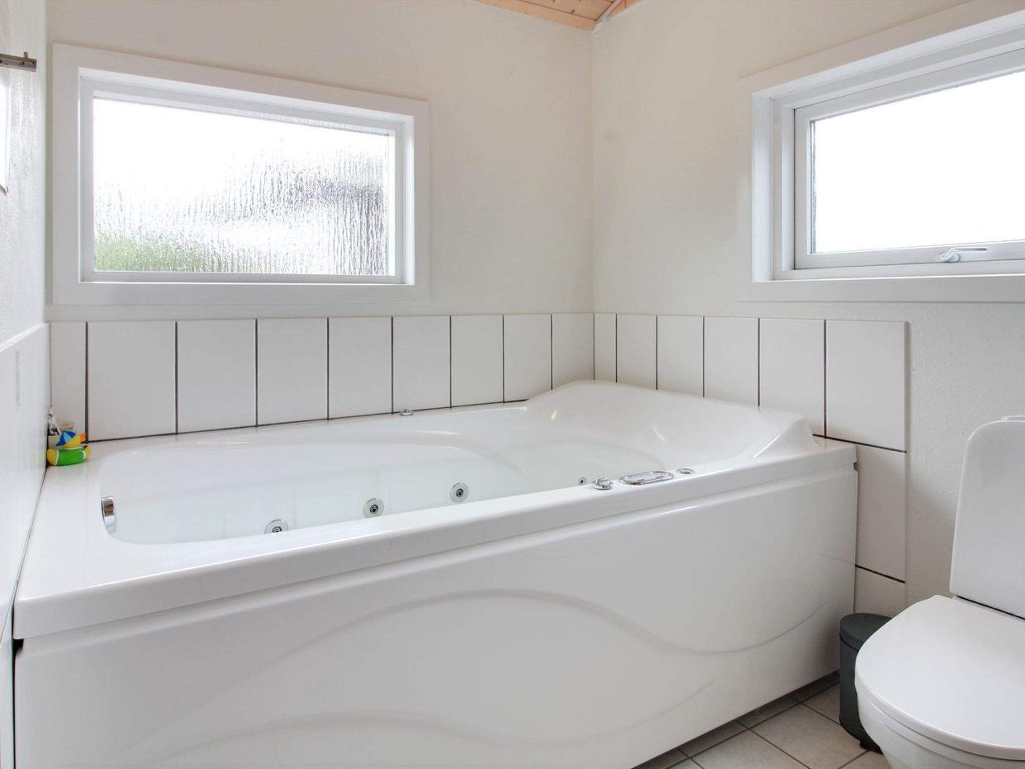"Ottar" - 400m from the sea-Drinnen