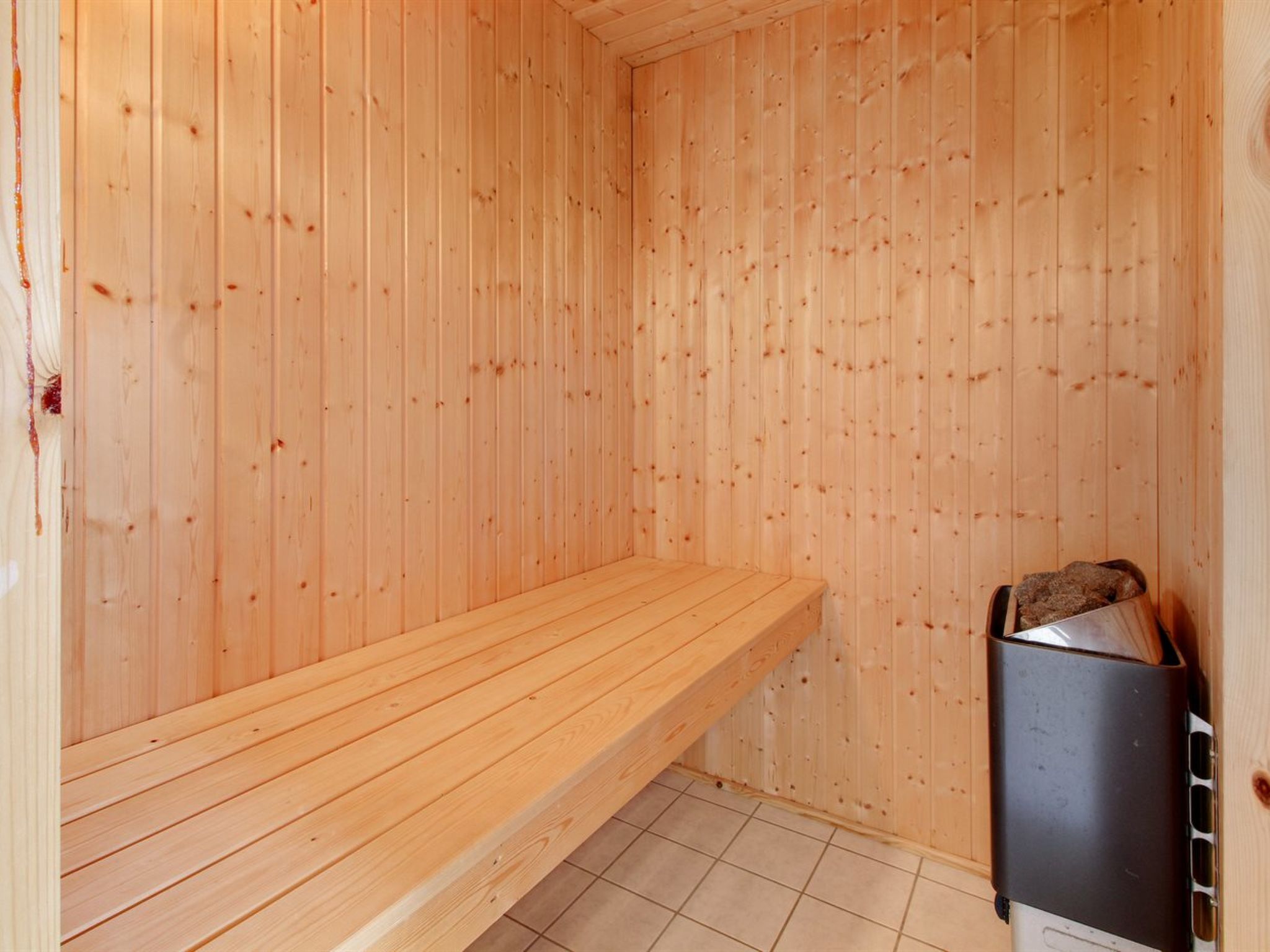 "Ottar" - 400m from the sea-Drinnen