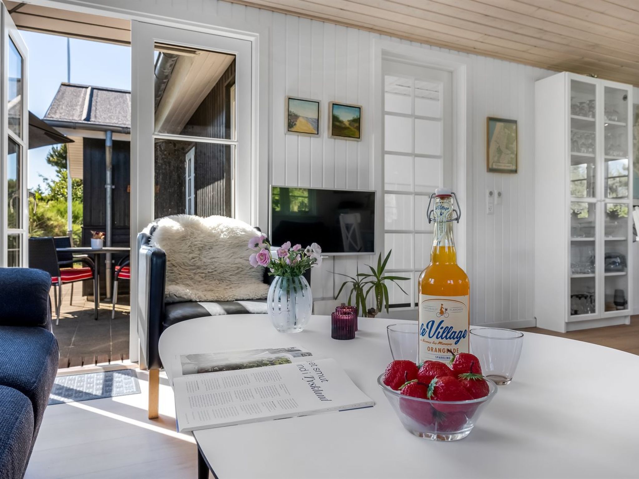 "Soleil" - 300m from the sea - Binnen