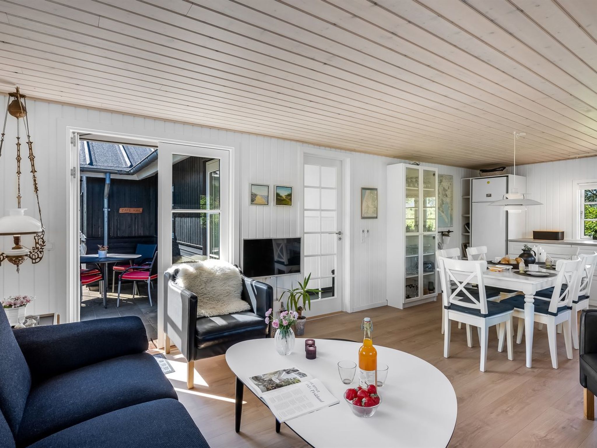 "Soleil" - 300m from the sea - Binnen