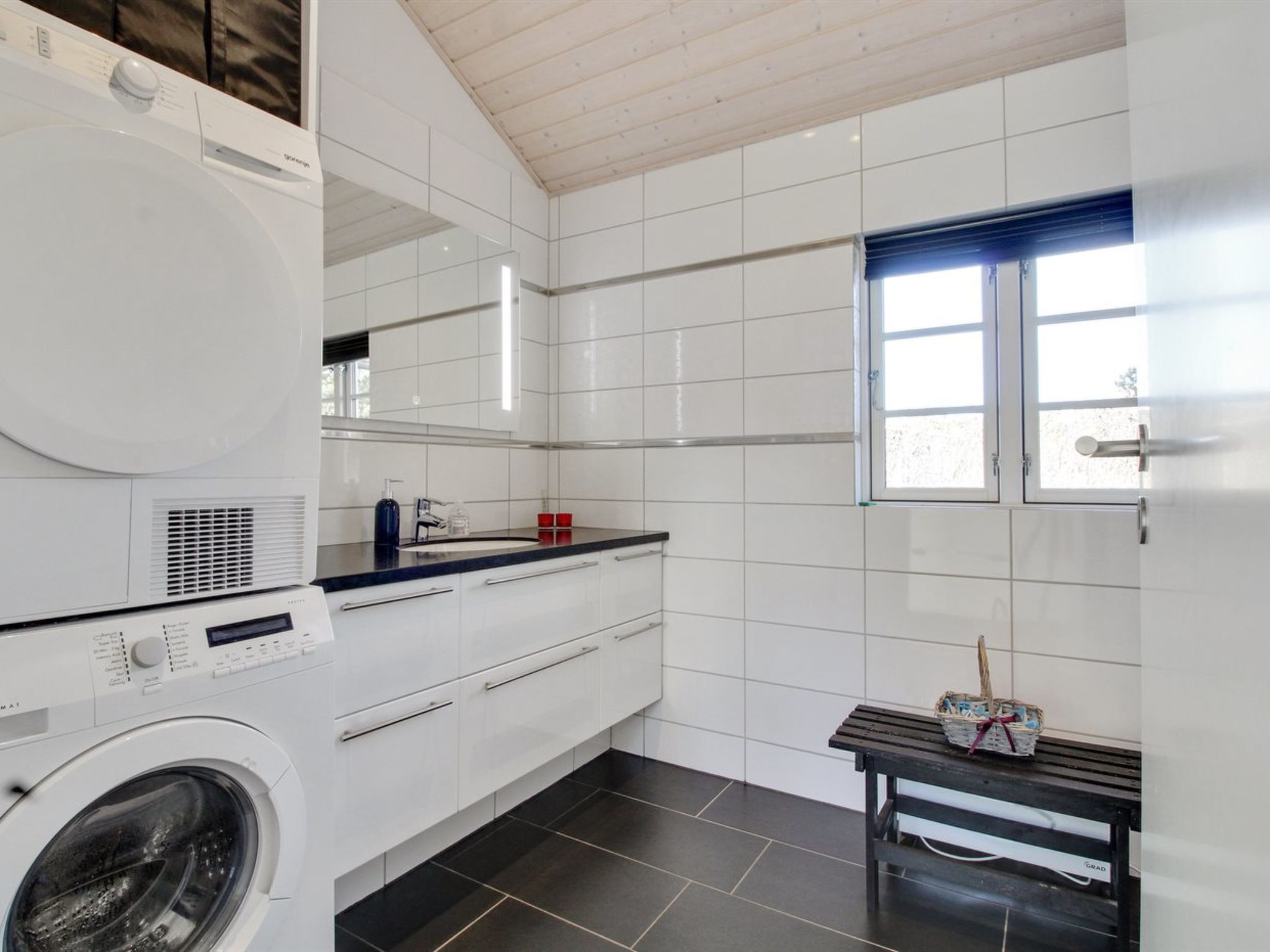 "Soleil" - 300m from the sea - Binnen