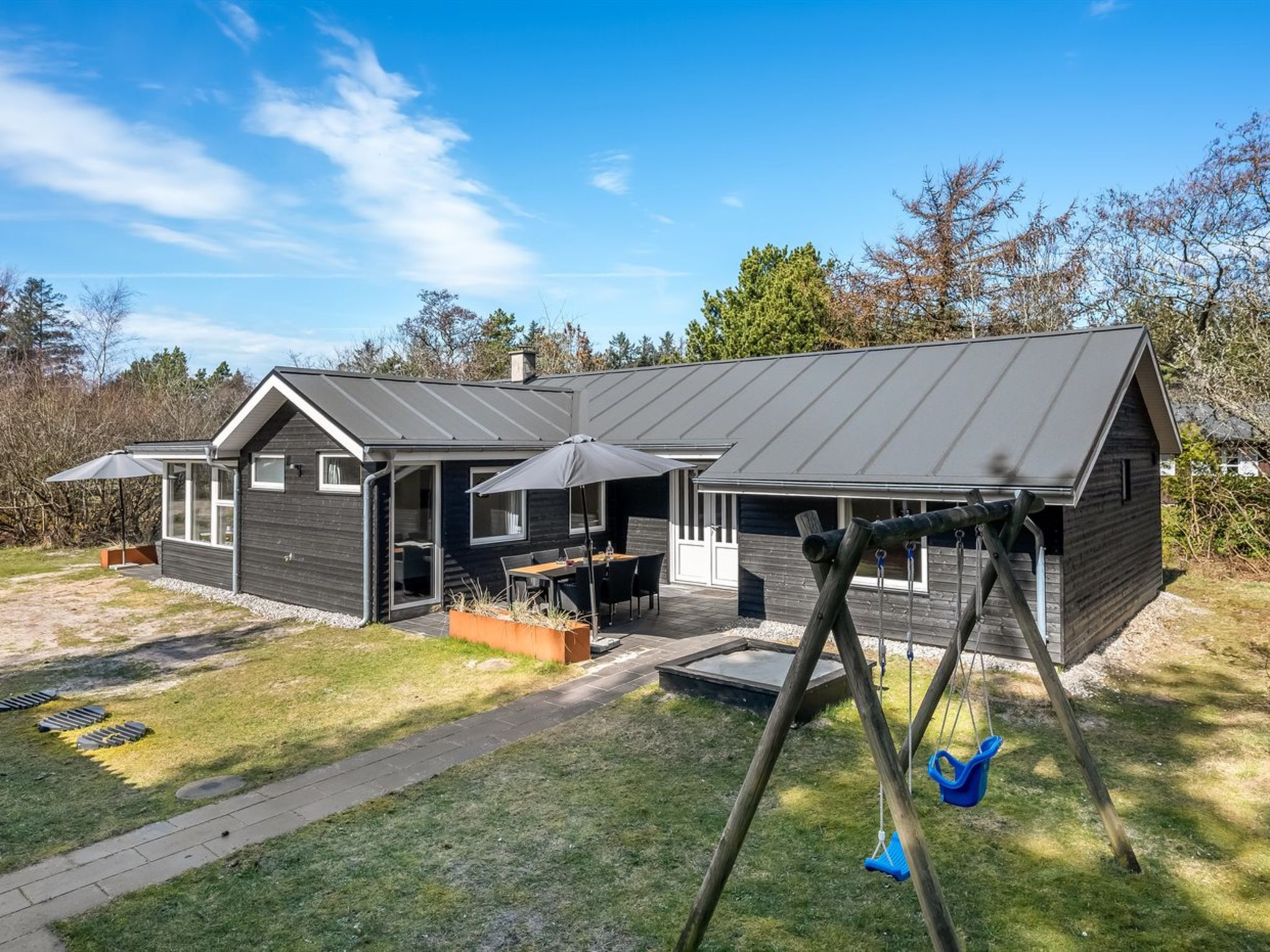 "Yall" - 1km from the sea